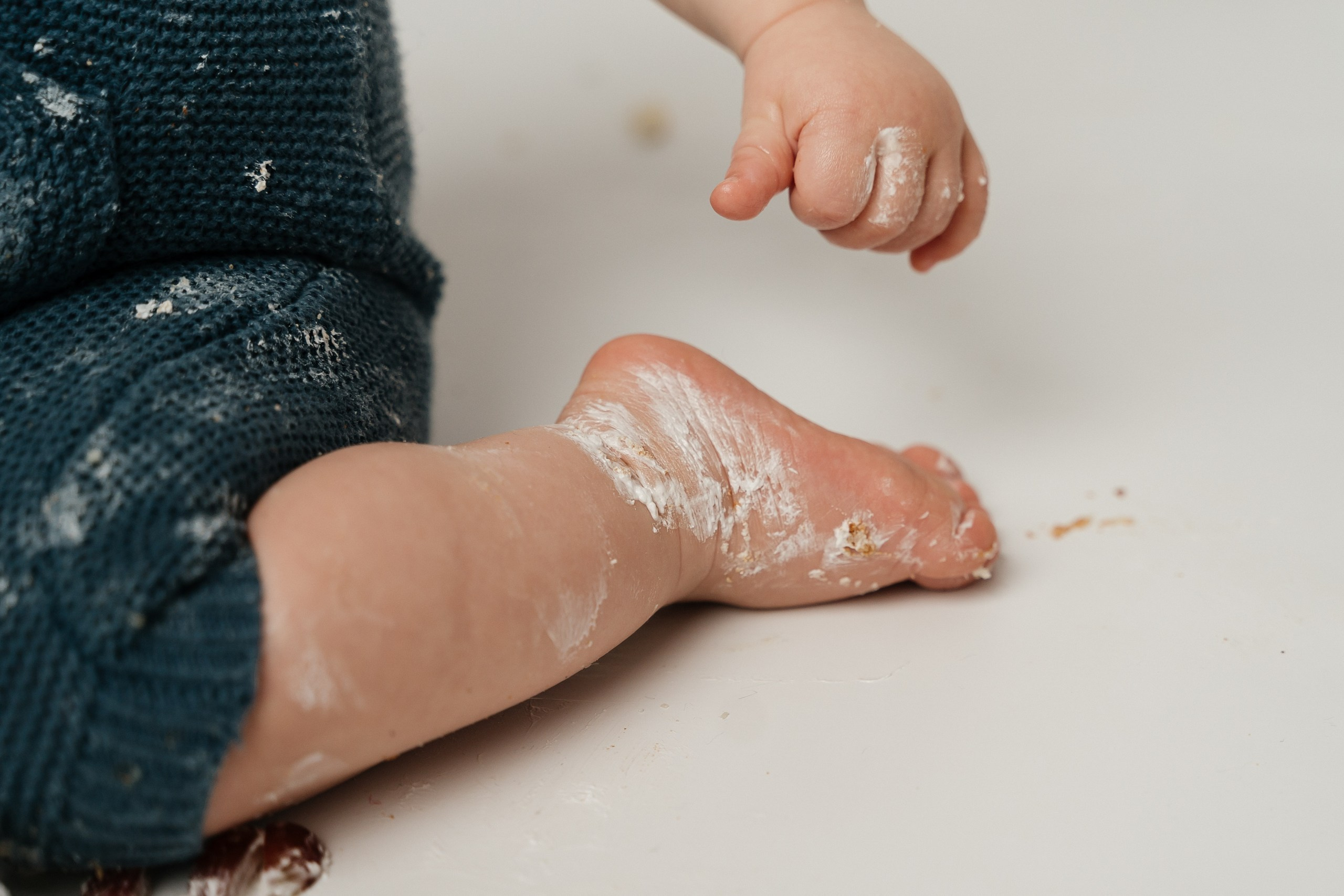 First birthday cake smash session. Newborn and family photographer. Hills District. Sydney