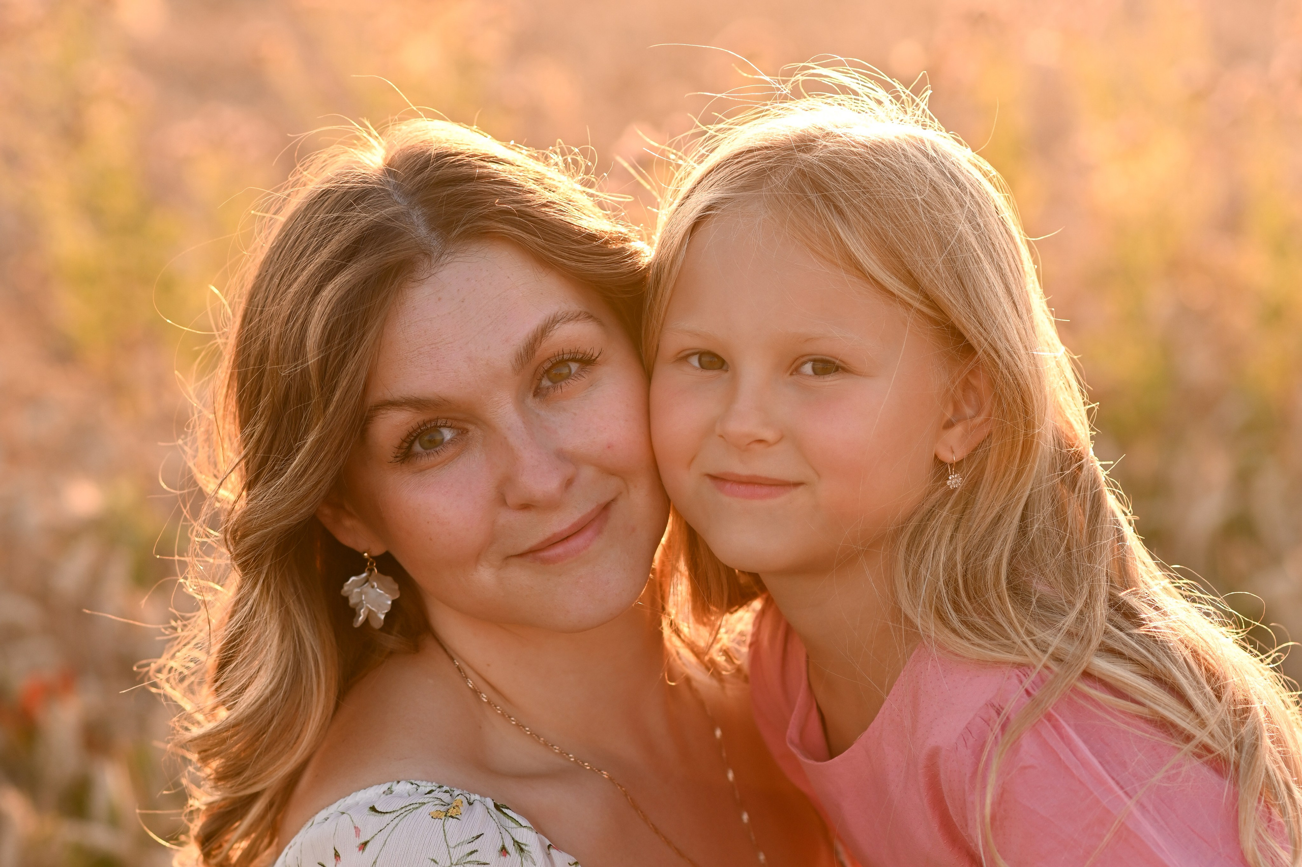 Familienfotoshooting in Weizenfeld. Neugeborene, Baby Fotografin in Düren (NRW) - Vitalina Unruh