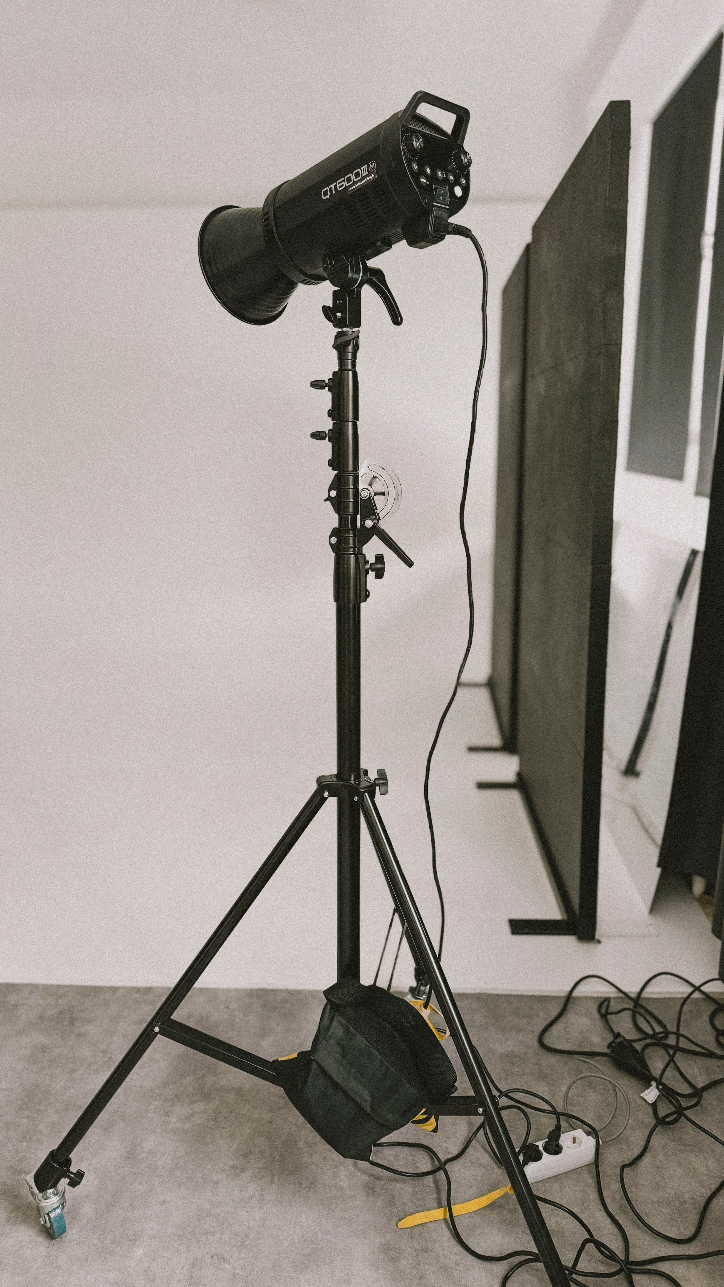 Sava studija jeb vieta, kur izpausties - iPhone Video School. Video shooting and creating with phone, iPhone Video School