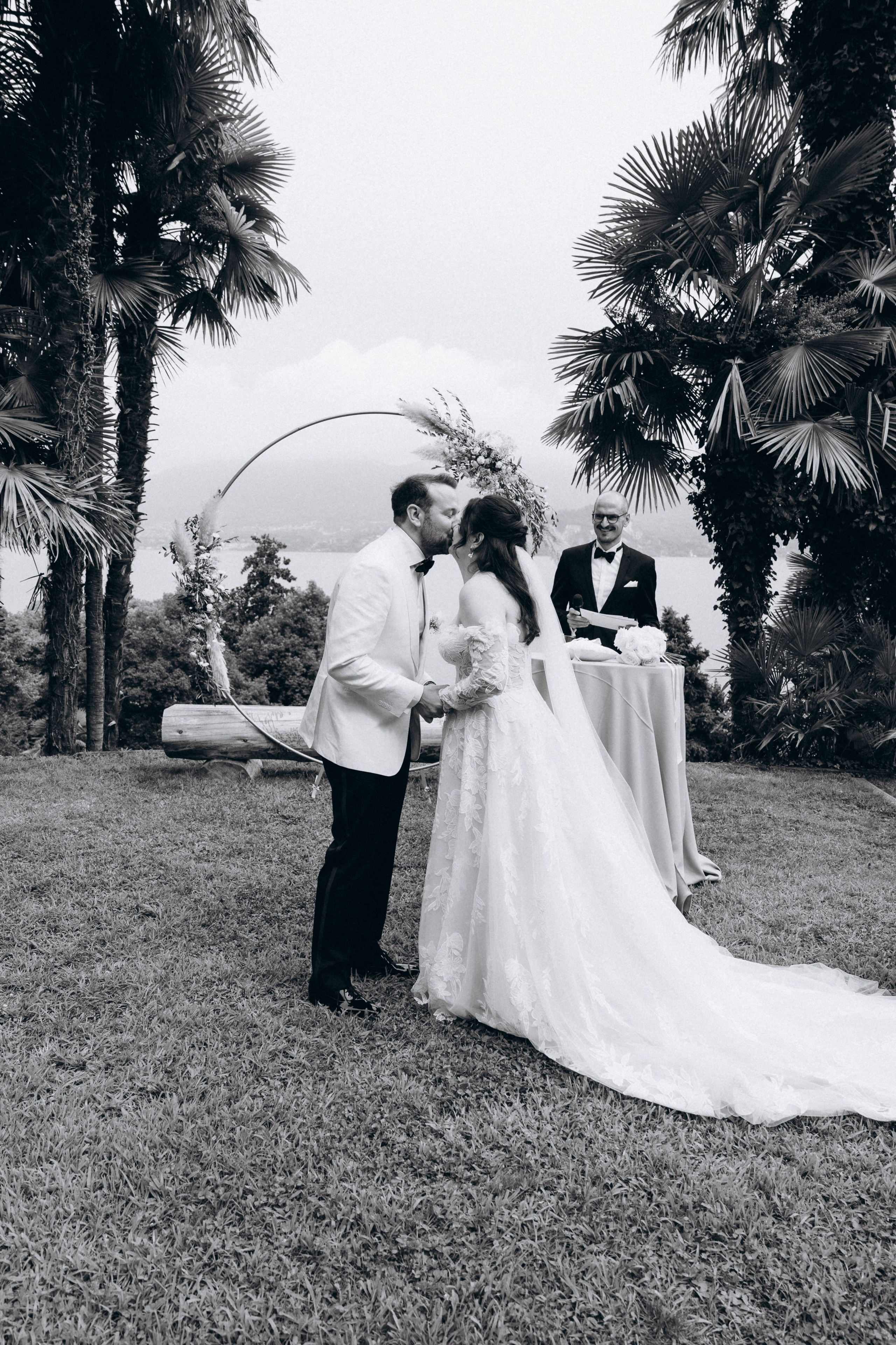 LAURA AND DOMENIK_LAKE MAGGIORE. PHOTOGRAPHER IN ITALY