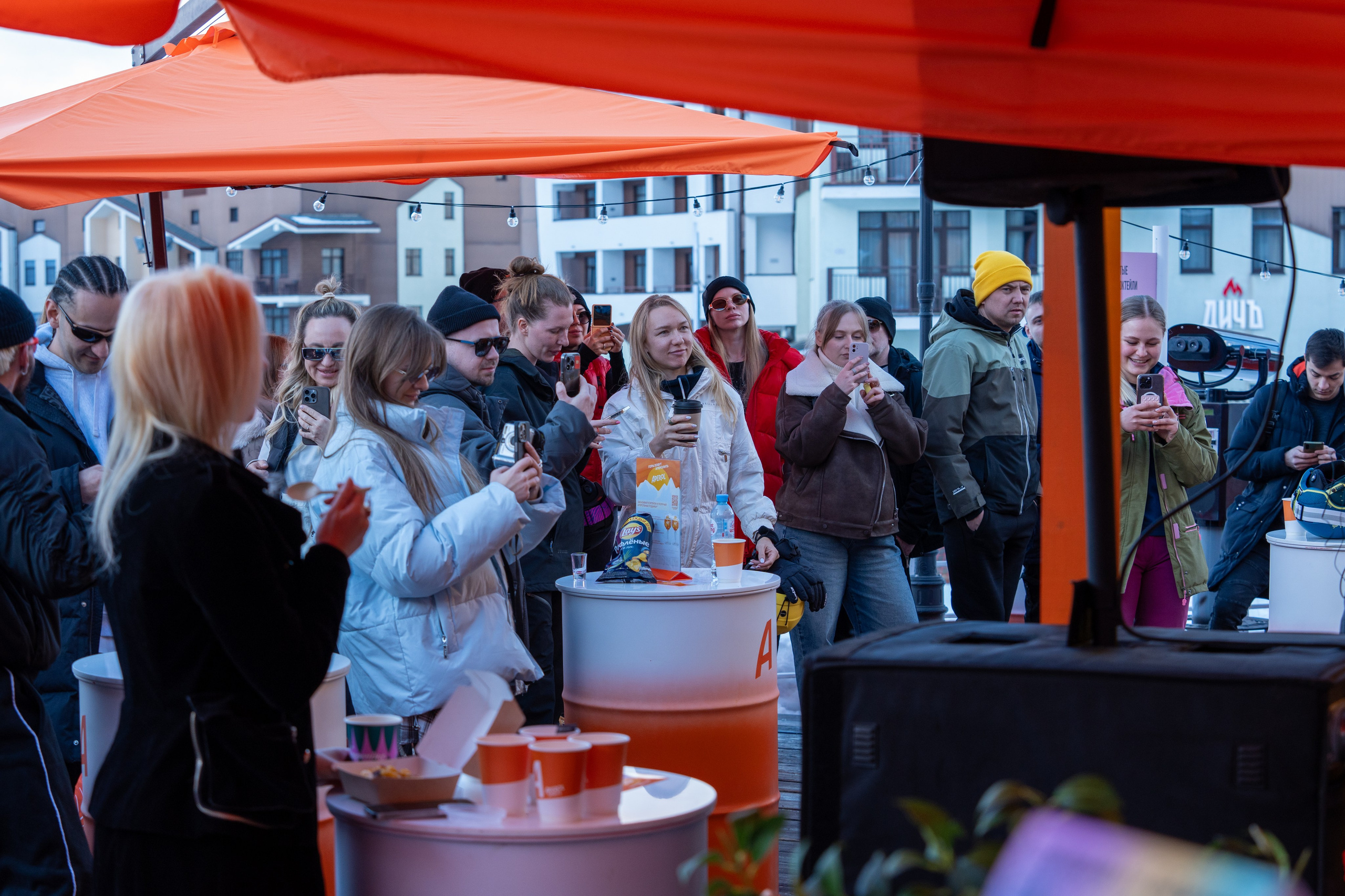 Фотоотчет партнерской интеграции Aperol Spritz на Роза Фест 2025. Репортажный фотограф в Красной Поляне и Сочи Павлюченко Екатерина