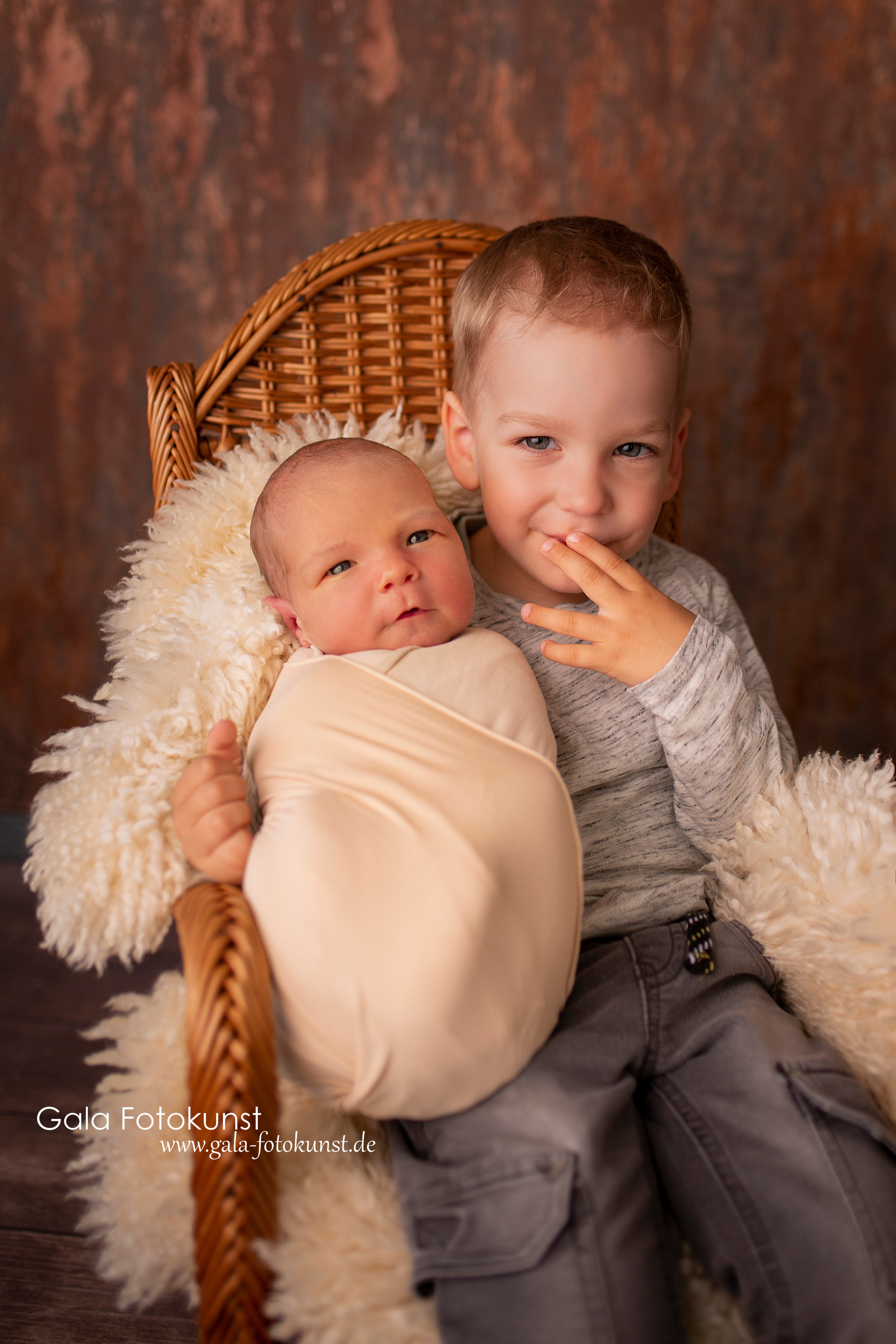 Neugeborene. Neugeborenen, Familien, Geschwister Fotografin aus Delmenhorst
