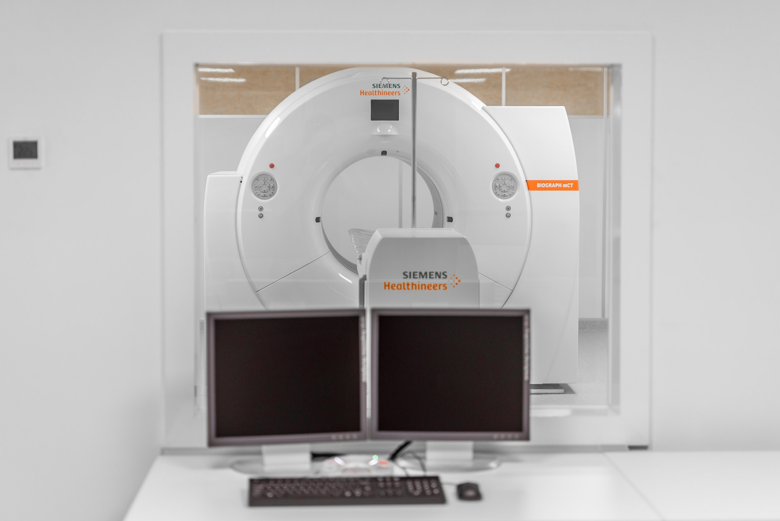 Erebuni Radiotherapy Center. Լուսանկարիչ քաղաք Երևանում