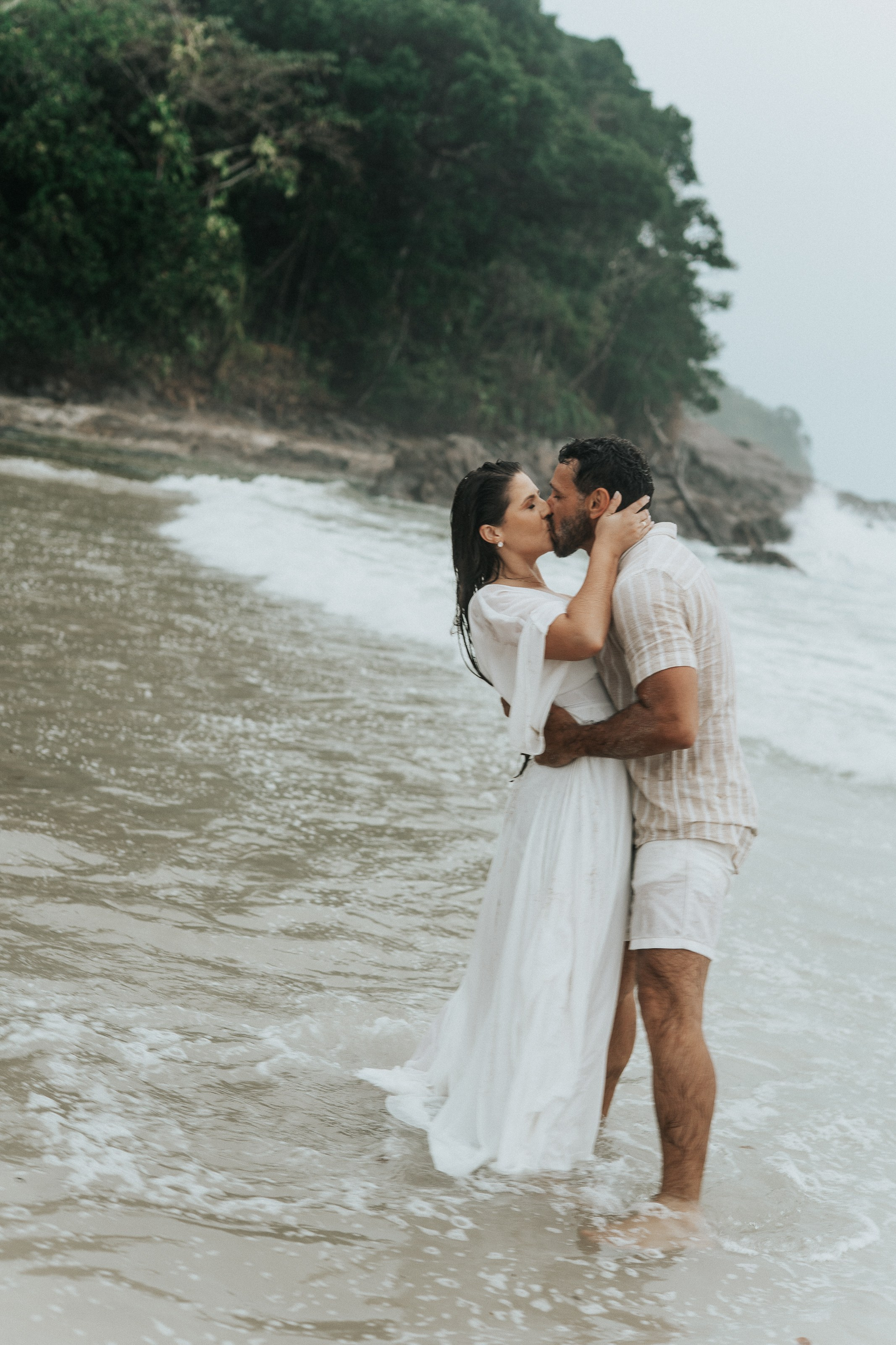 Pré Wedding — Bianca e Maik (Praia Maresias). Fotógrafo de casamento e Filmmaker de casamento