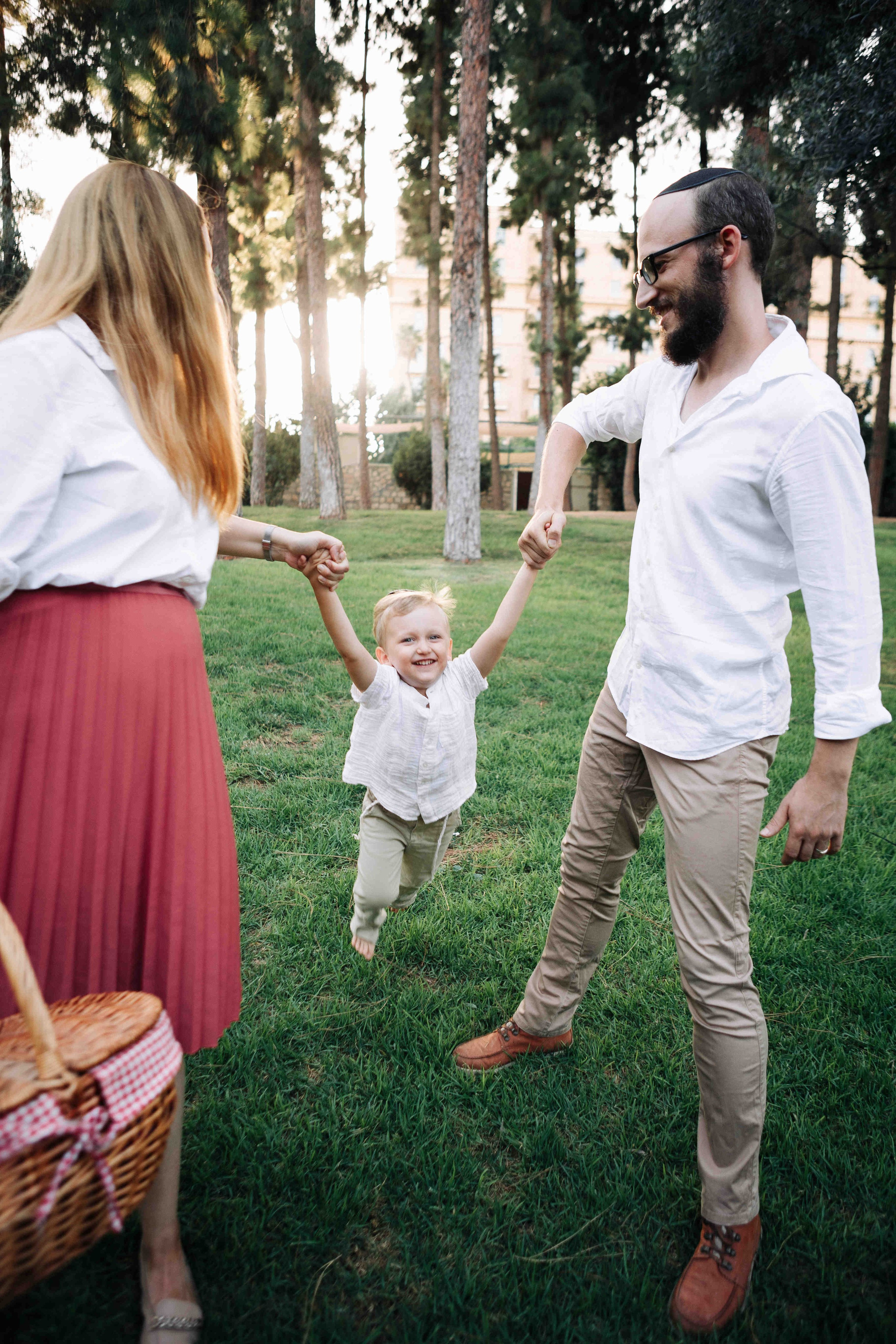 COZY PHOTO SESSION WITH A SWING. Https://shi-photo.com/