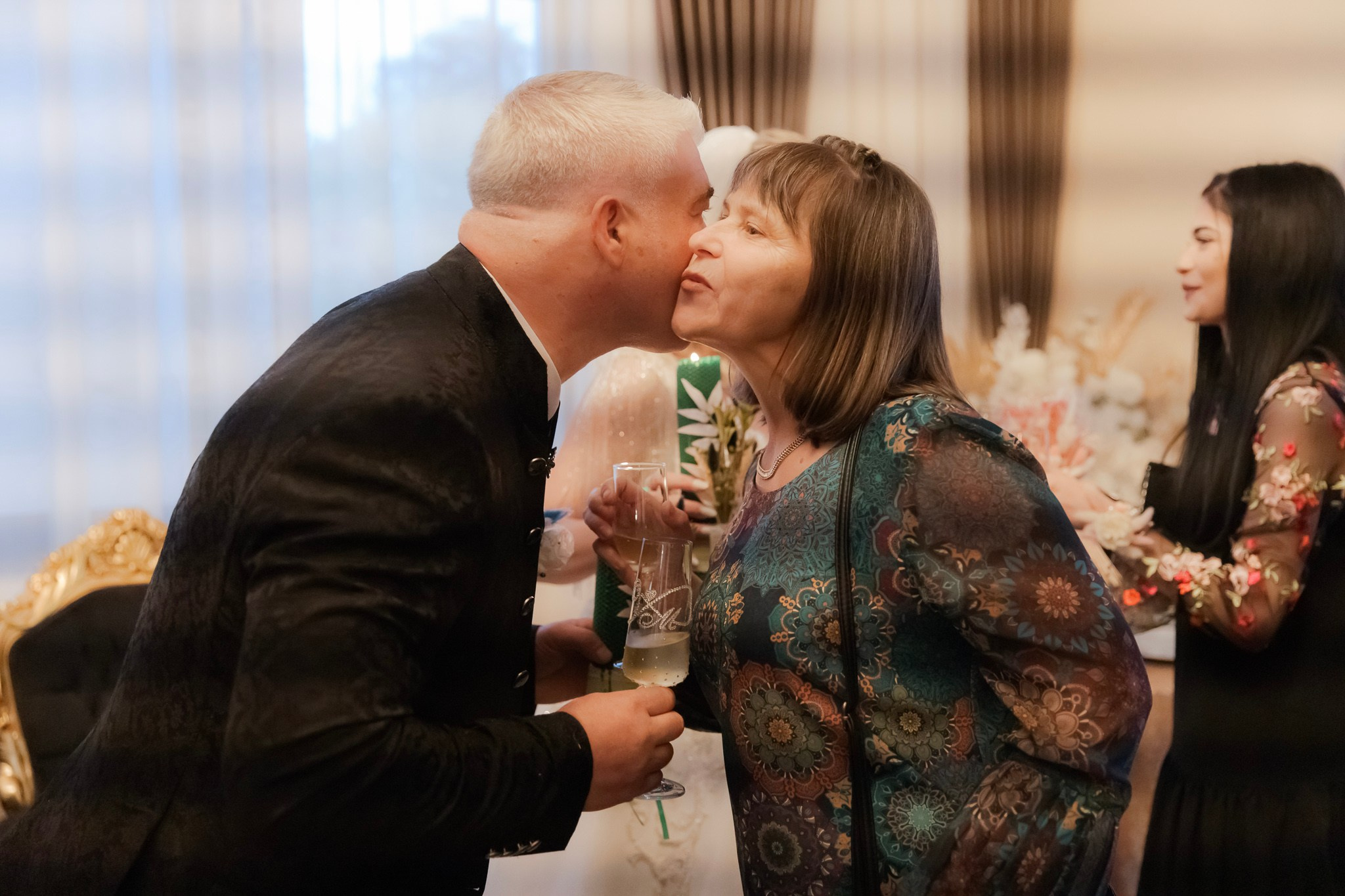 Mihai & Oana. Servicii foto-video profesionale, pentru momente de neuitat