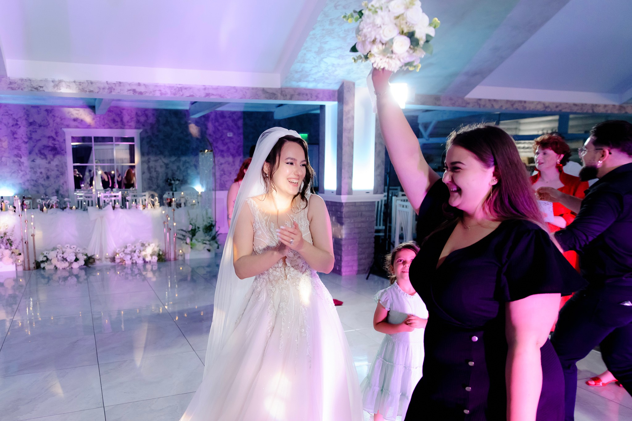 Ioana & Ionuț | Nuntă de poveste la Păstrăvăria Poiana din Mălini județul Suceava. Servicii foto-video profesionale, pentru momente de neuitat