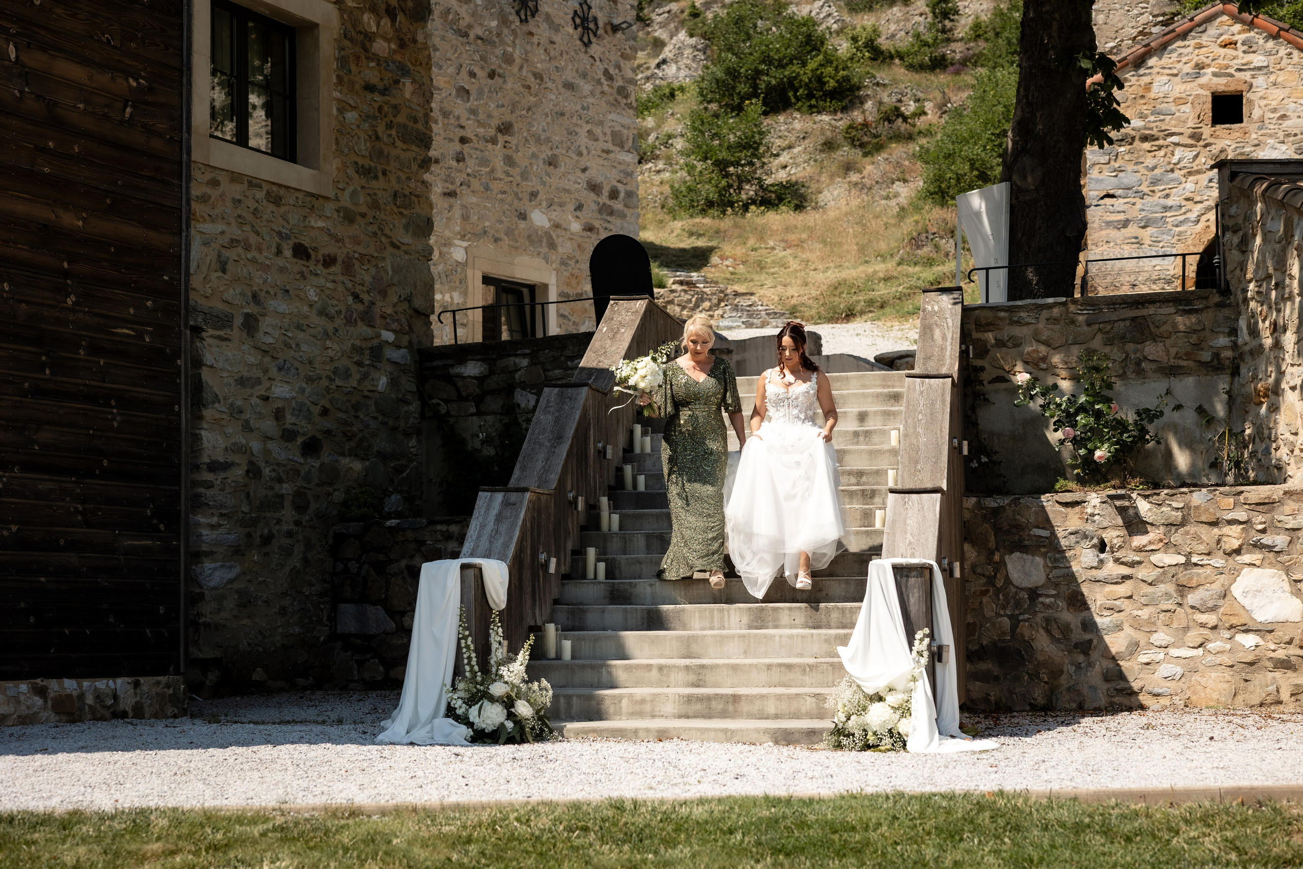 Modern Château Wedding in Occitanie — Domaine de Merlac. Eugénie Smirnova — Wedding & Elopement Photographer in Southwest France