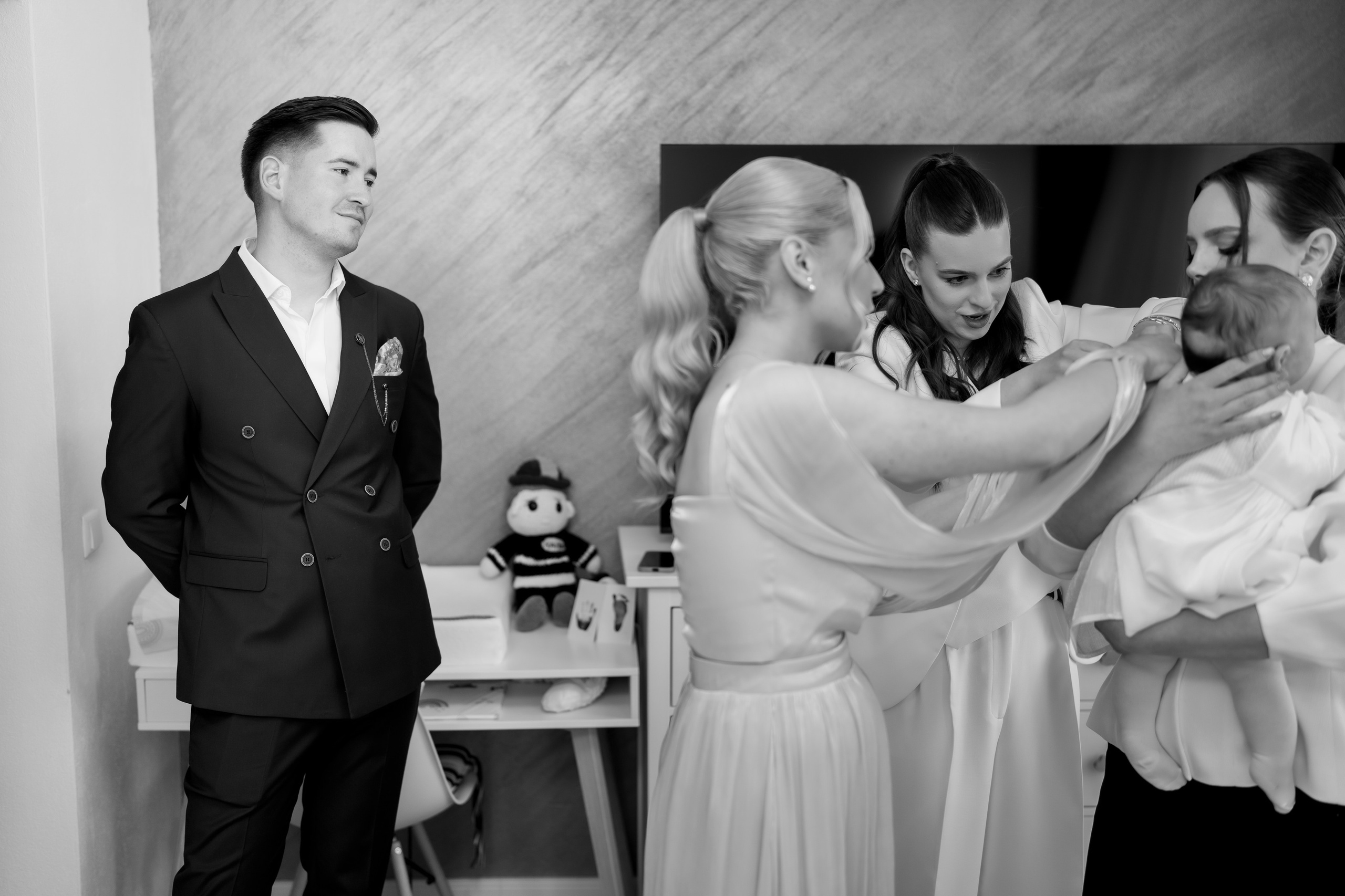 Ilinca. Mark Fazakas — Wedding Photographer