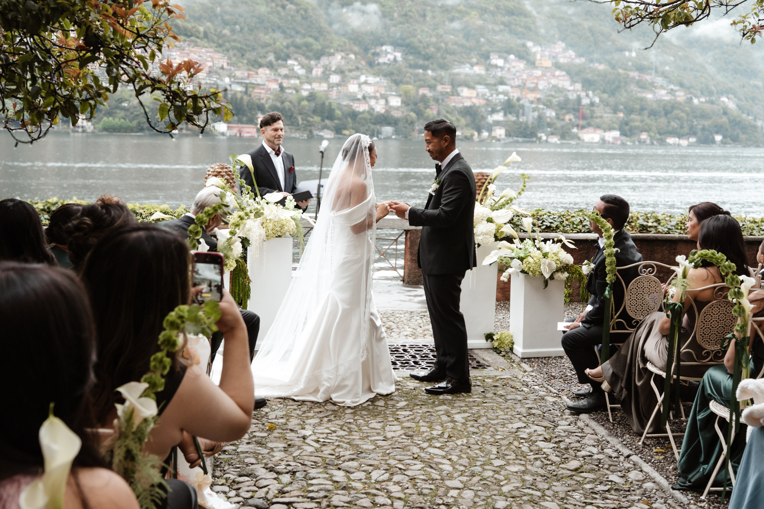 BEATRICE AND RAFAELE_LAKE COMO_Villa Regina Teodolinda. PHOTOGRAPHER IN ITALY