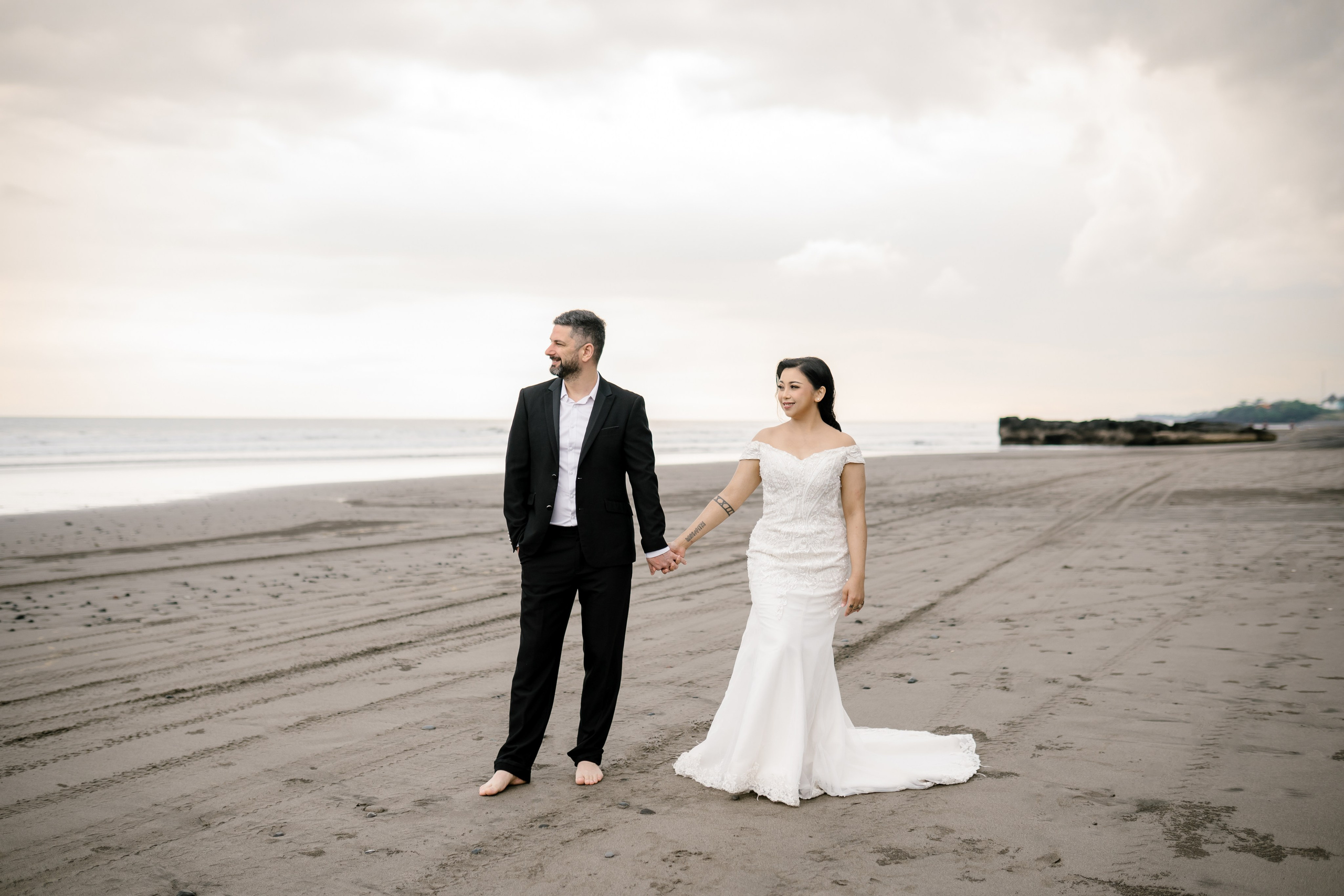 Honeymoon Photoshoot in Bali. Female Photographer in Bali