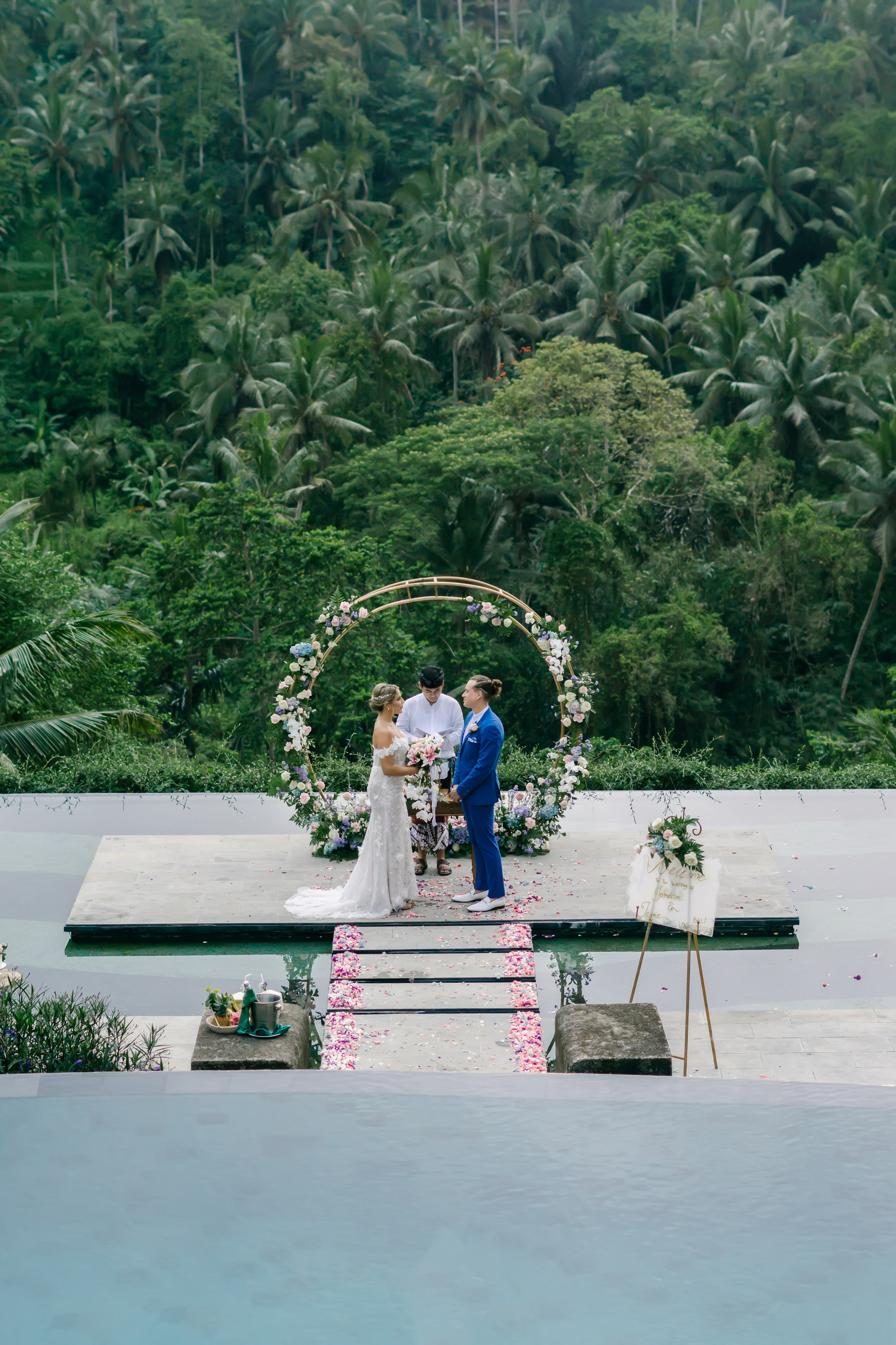 Jamie & Jordan. Female Photographer in Bali