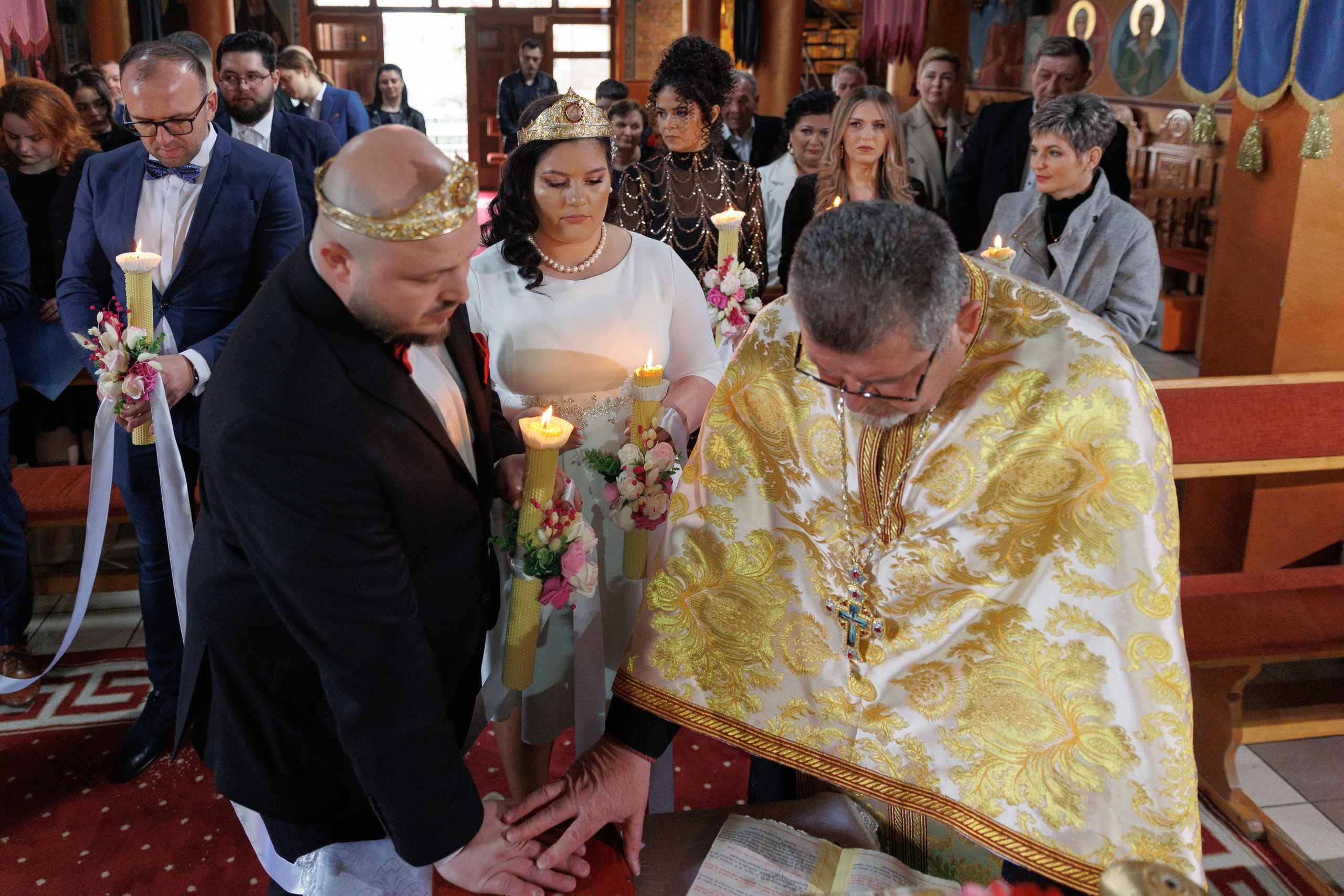 Andreea & Radu — simplu, autentic, al lor. Rares Bucur is a professional wedding photographer based in Cluj-Napoca, Romania, specializing in wedding photography