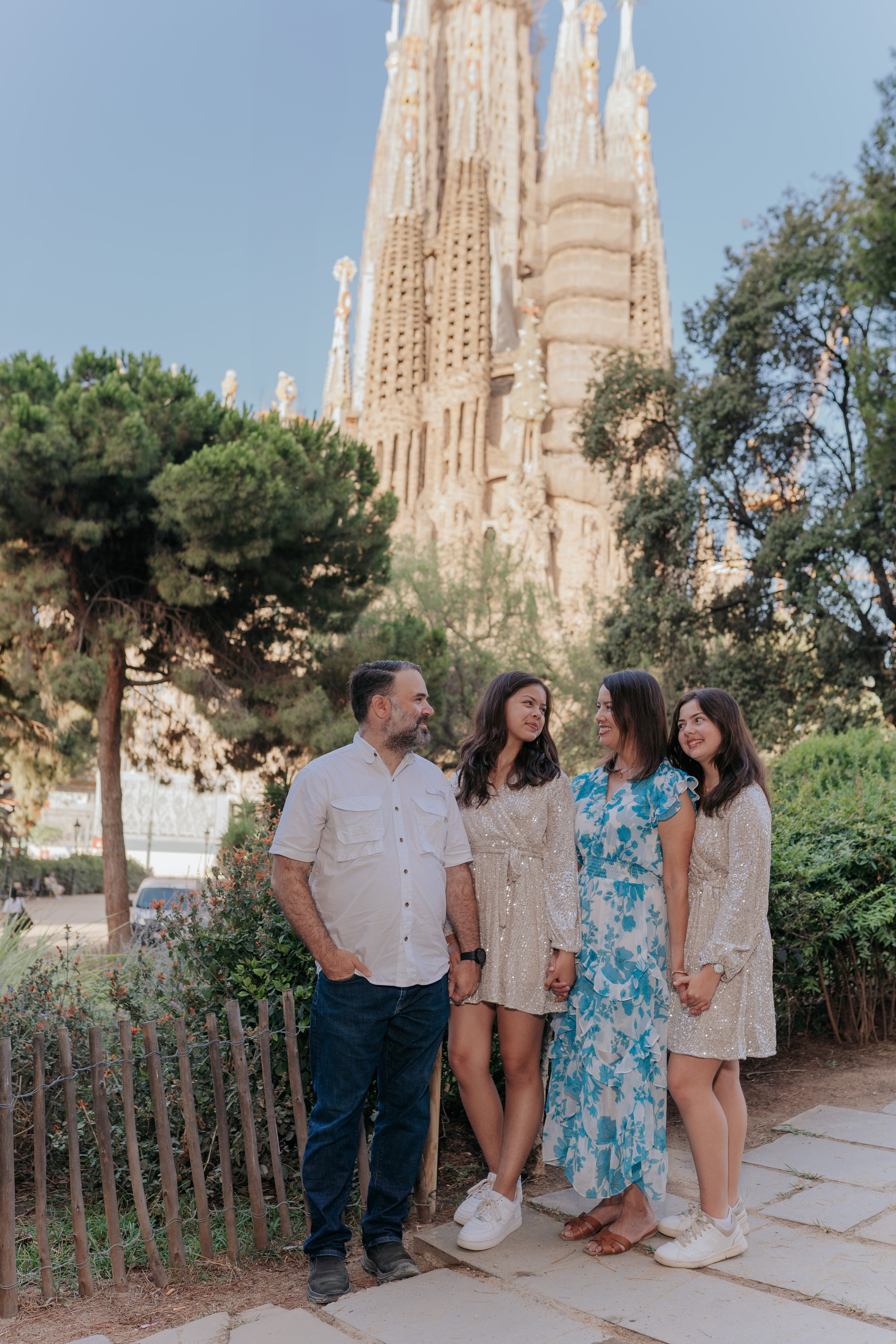 Sagrada Familia Family Photoshoot in Summer - Barcelona Family Photographer 