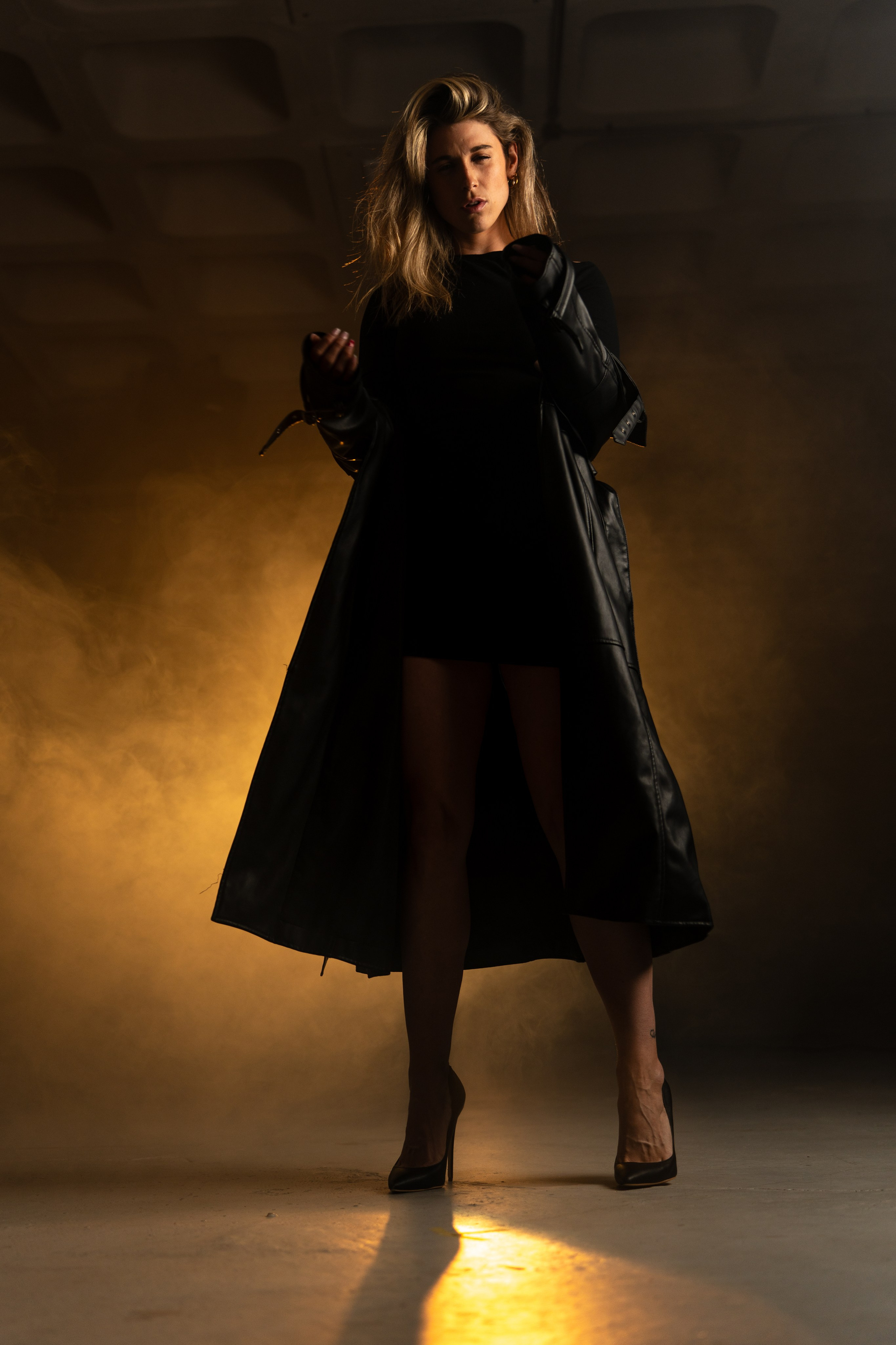 „Kölsch&Shoot“ in Cologne w/ Lisa (Set #4). URBANSTREETFILES.ART