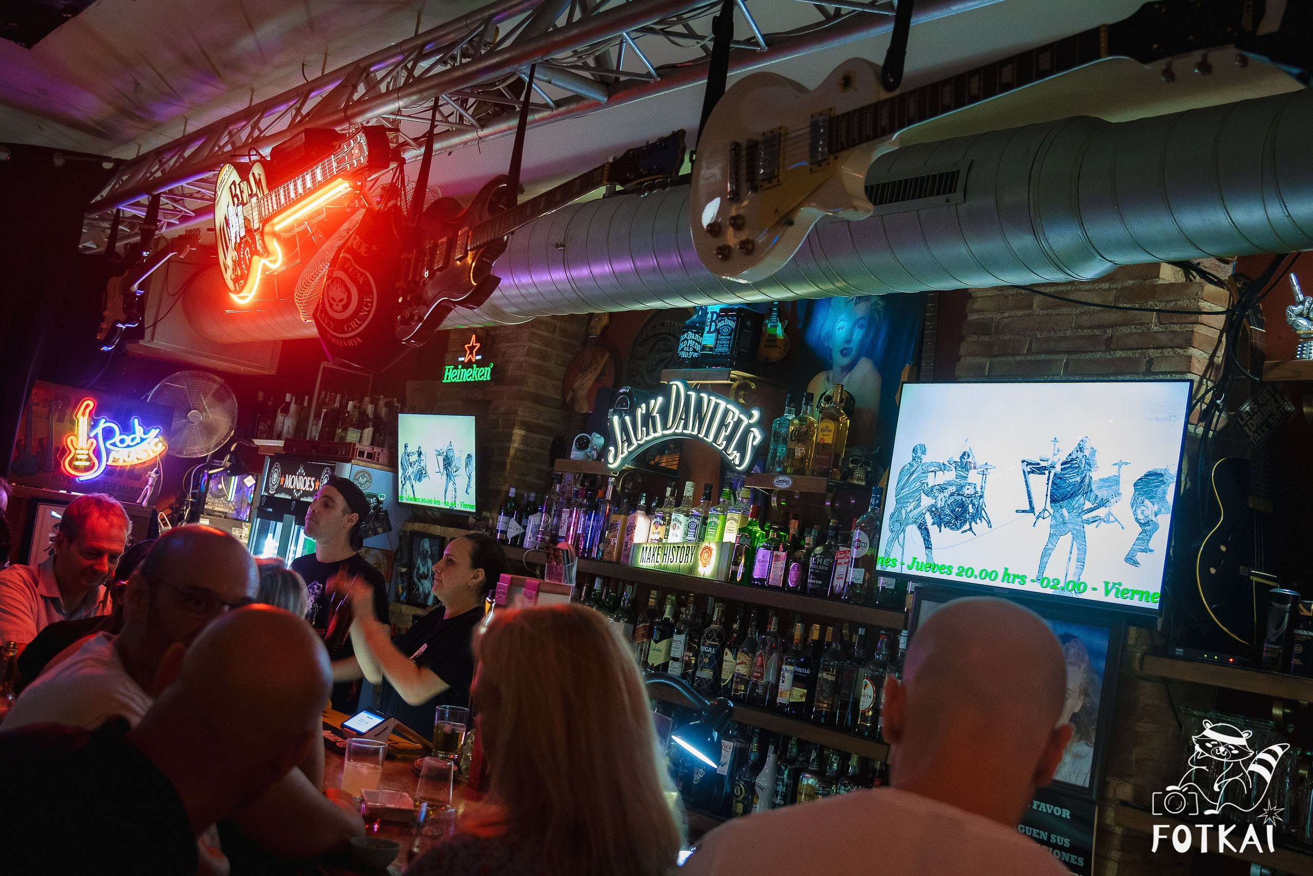 Monroe’s Rock Bar Torrevieja: Reportaje fotográfico 01.08.25 | FOTKAI