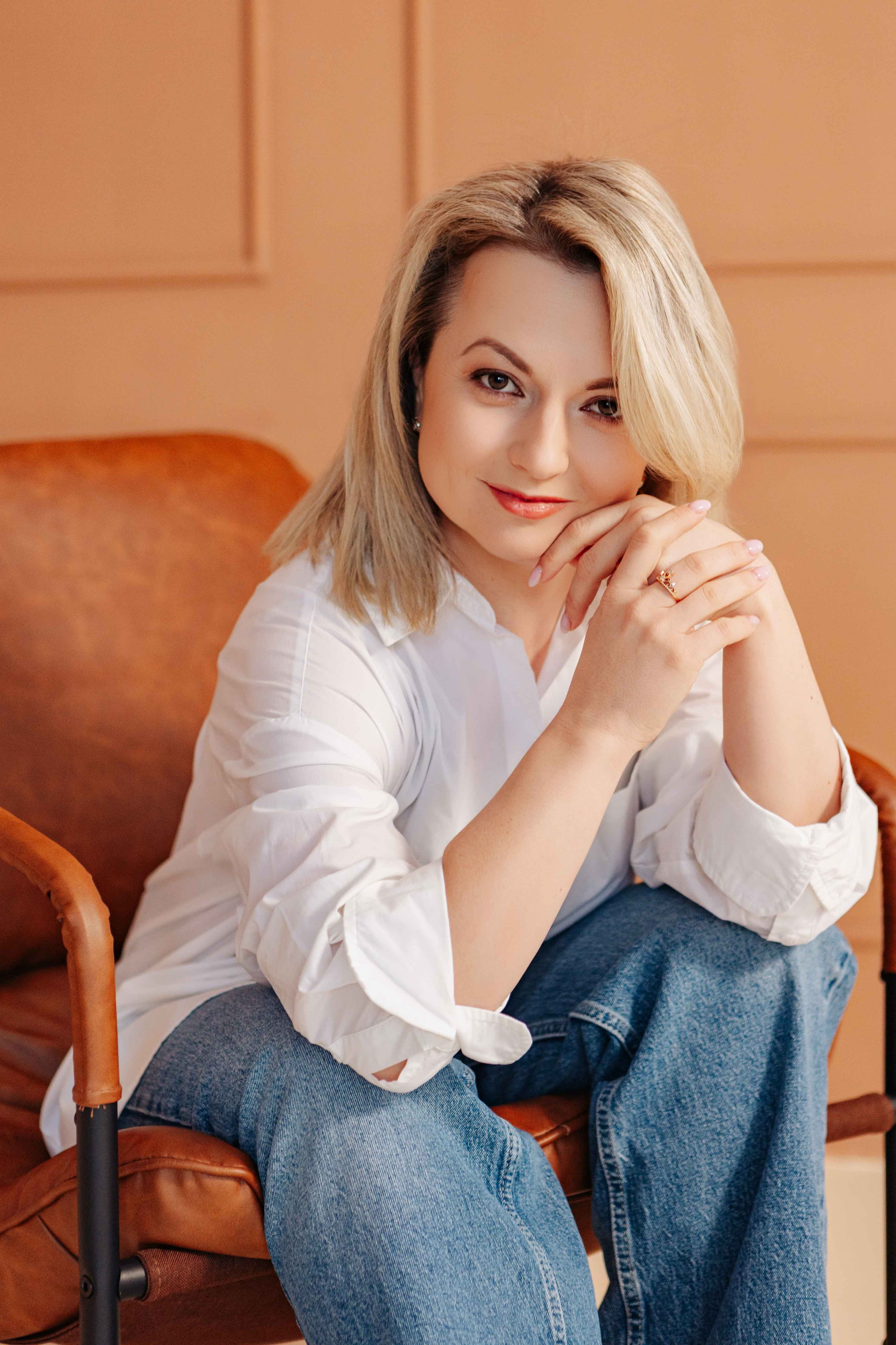 Laura. Cristina Andronache fotograf Brașov fotograf de familie fotograf de nunta Brașov