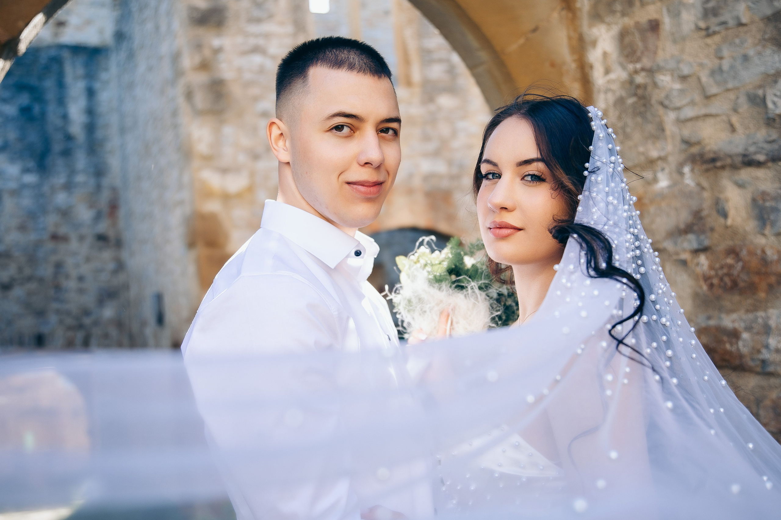 Brautpaarshooting auf Burg Hornberg. Fotograf für Hochzeits- und Familienfotos in Buchen (Odenwald) Mosbach