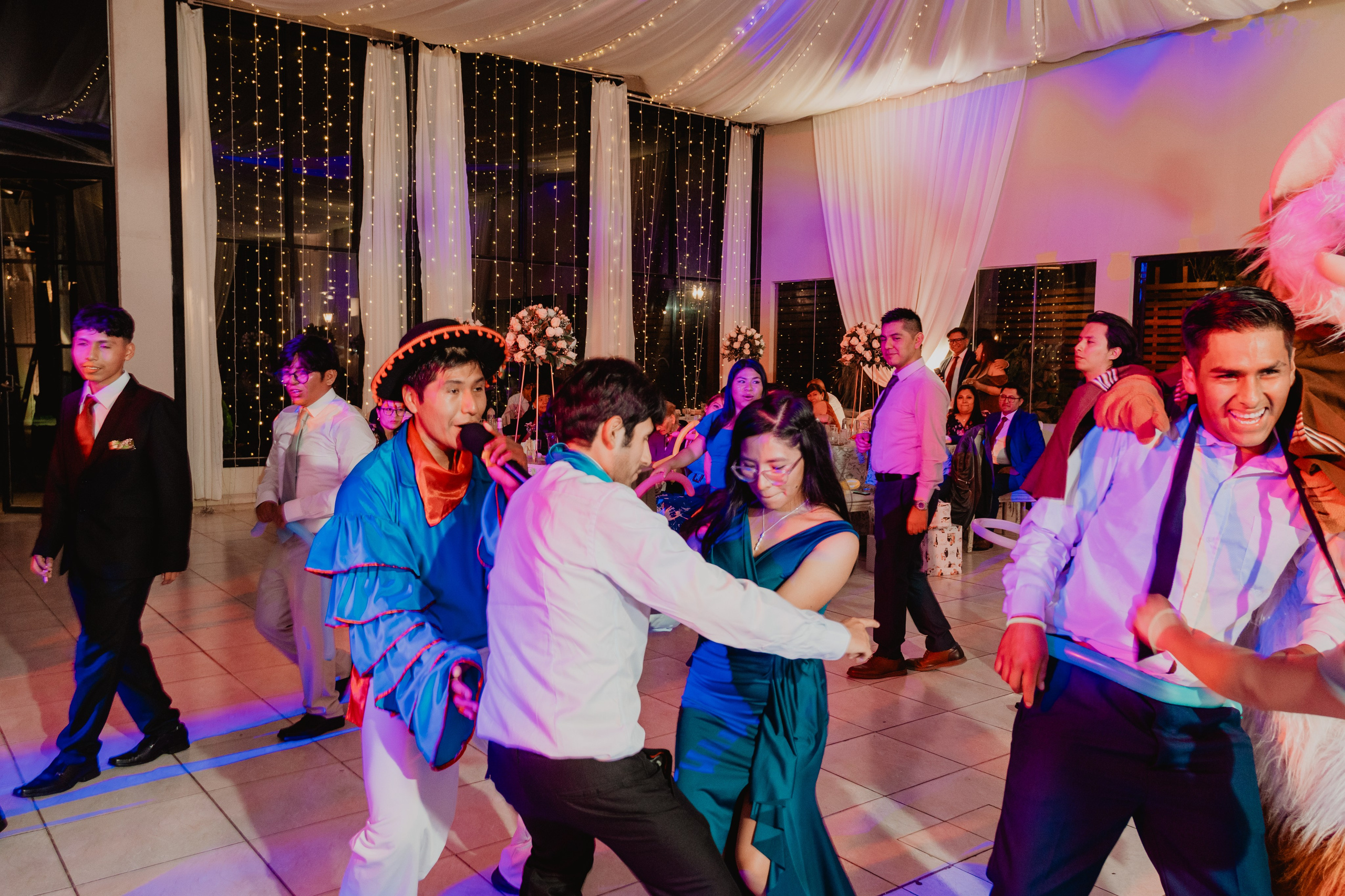 FERNANDO + MARIBEL | BODA RELIGIOSA. Studio KVTA | Fotografía y Video de Bodas en Arequipa