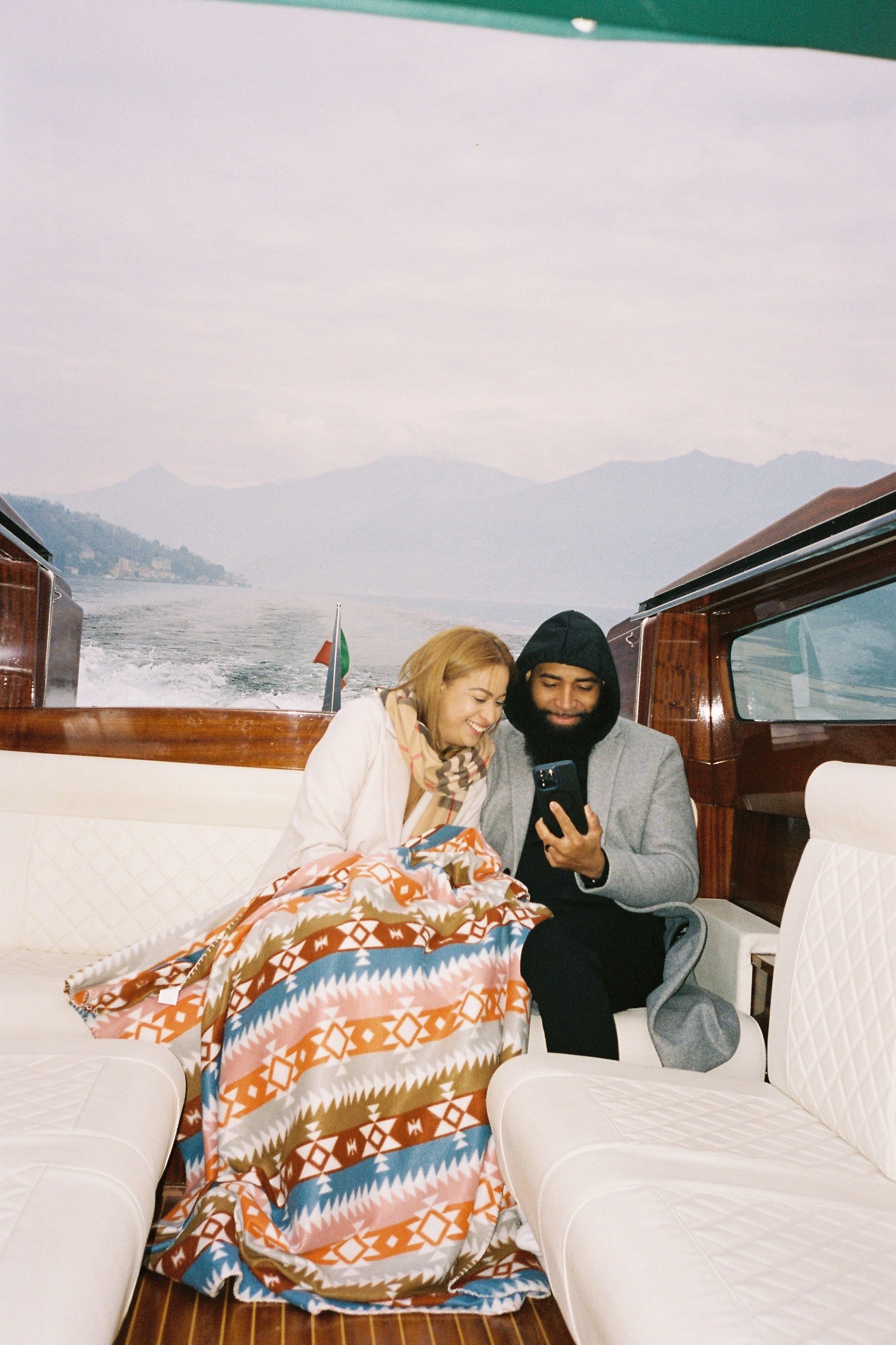 Lake Como Elopement | Sneak Peek. Wedding photographer in Italy