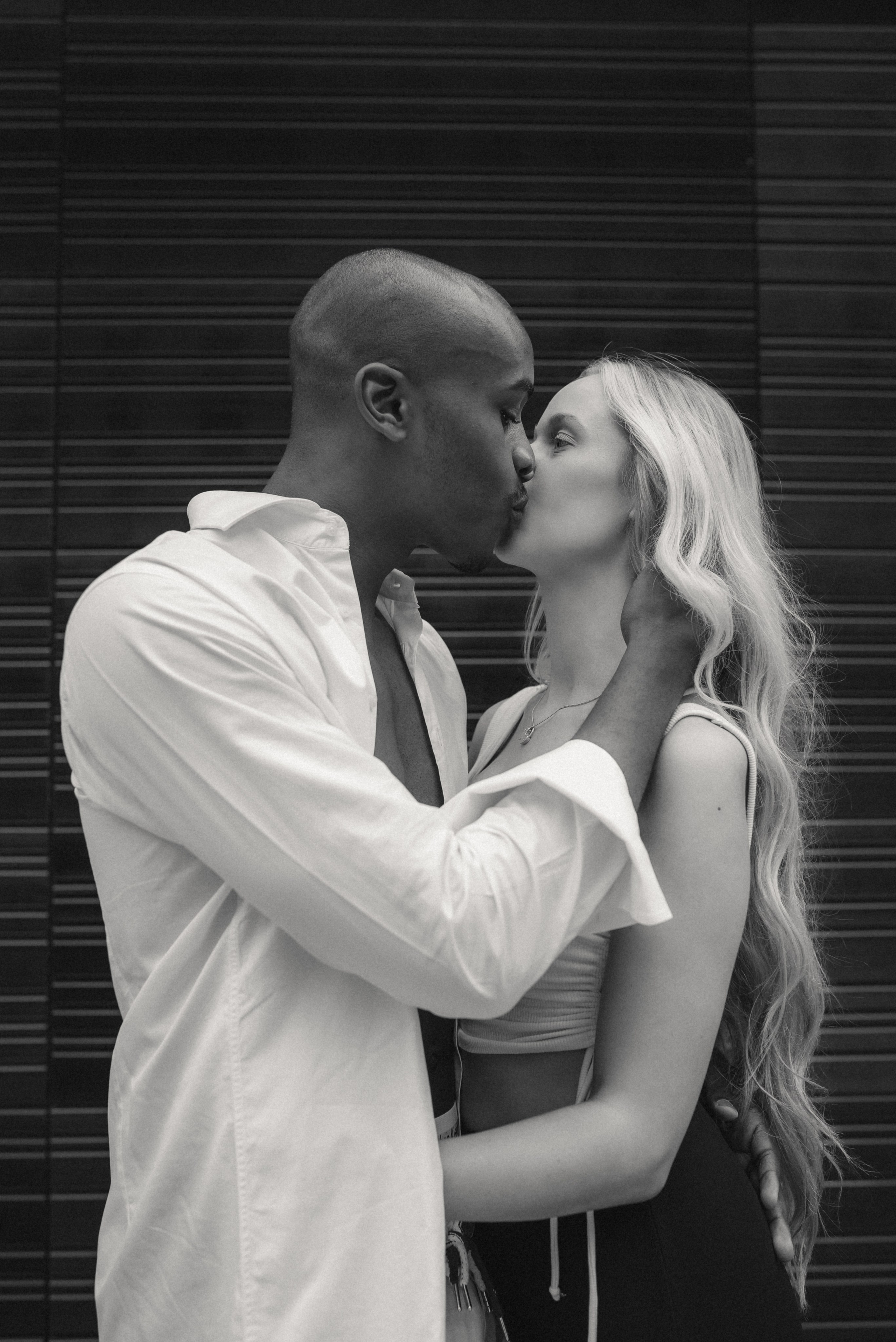 Lovestory in Münster. Schwarz-weiß Fotografie in Münster. Fotografin Viktoria Roschen