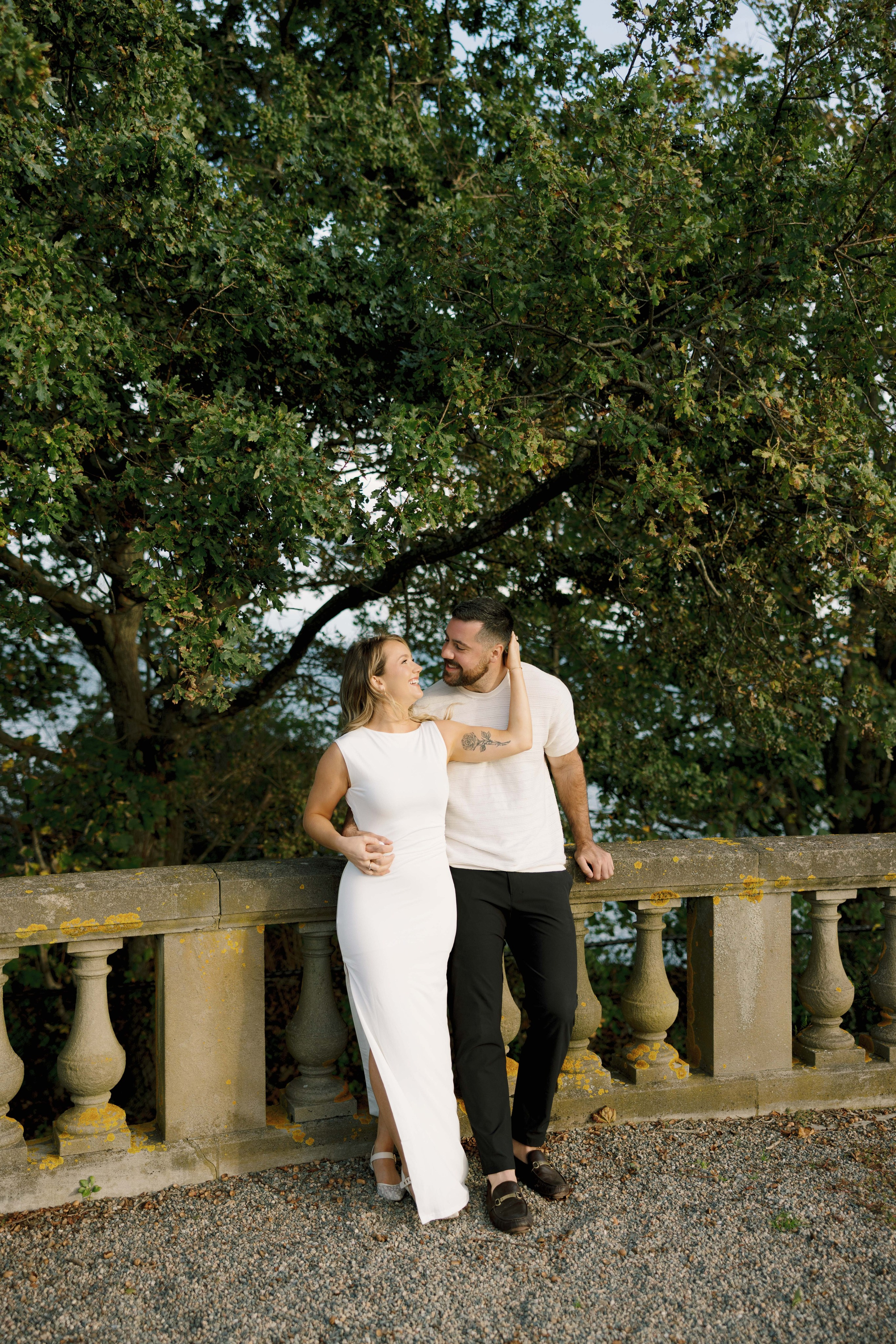 Coastal Elegance in Newport. Rhode Island Wedding Photographer Tati Simpson
