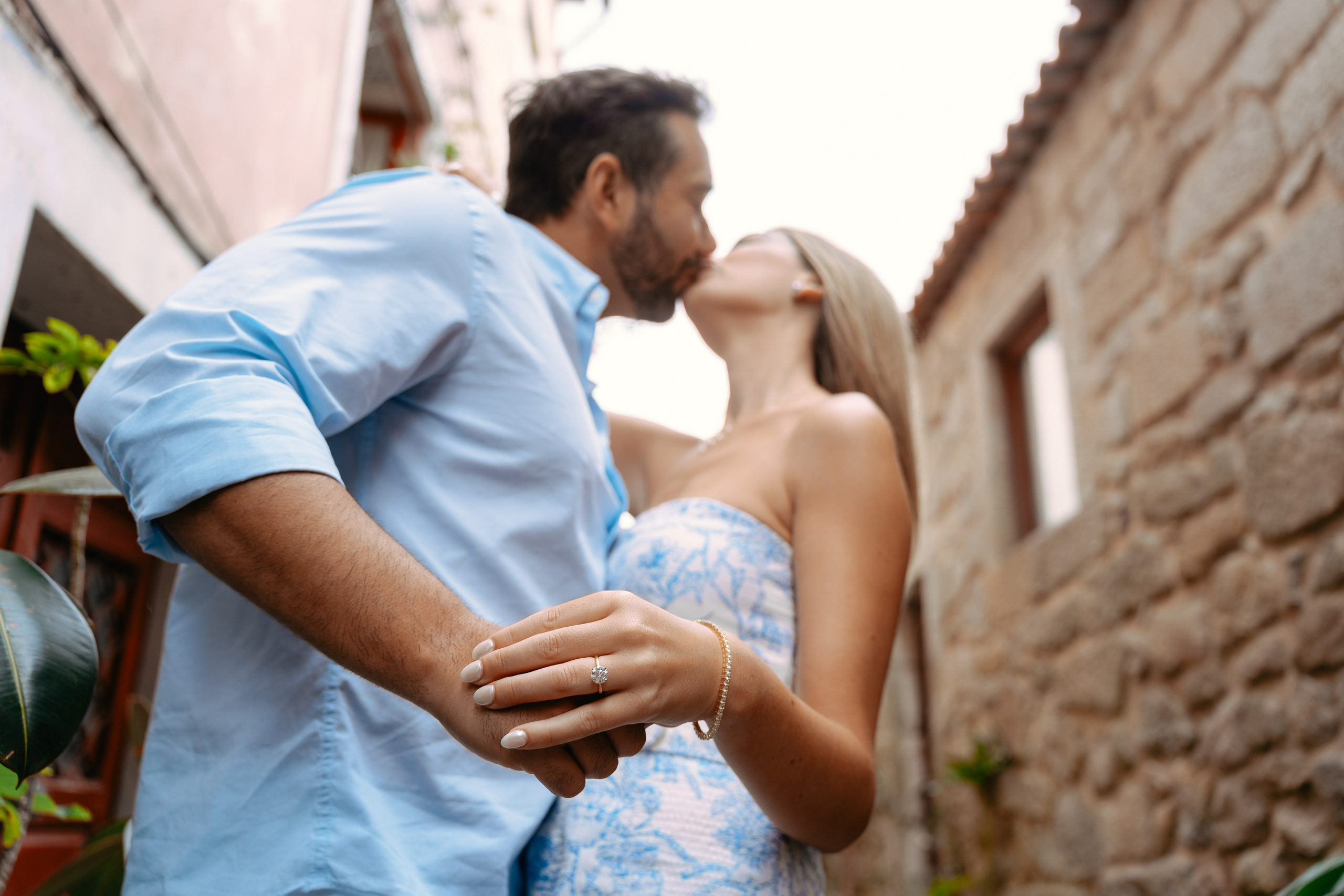 LOVE STORY IN PORTO. Sessões de fotos e vídeos, tours fotográficos em Portugal — WePortugal