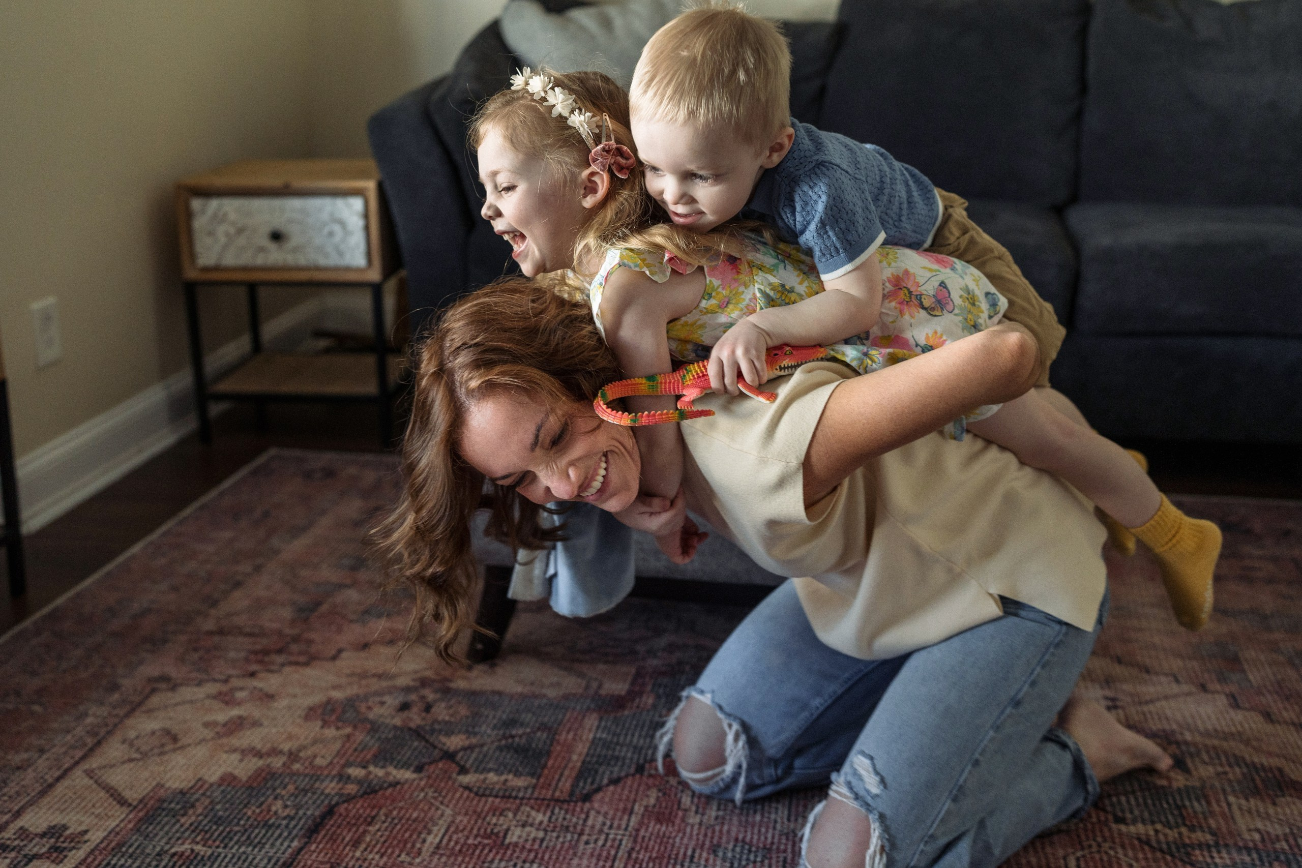 Kristin, Beau, Sonny. At home. Alisa Tant — Family and newborn photographer Bucks County, Montgomery county, Philadelphia, NJ