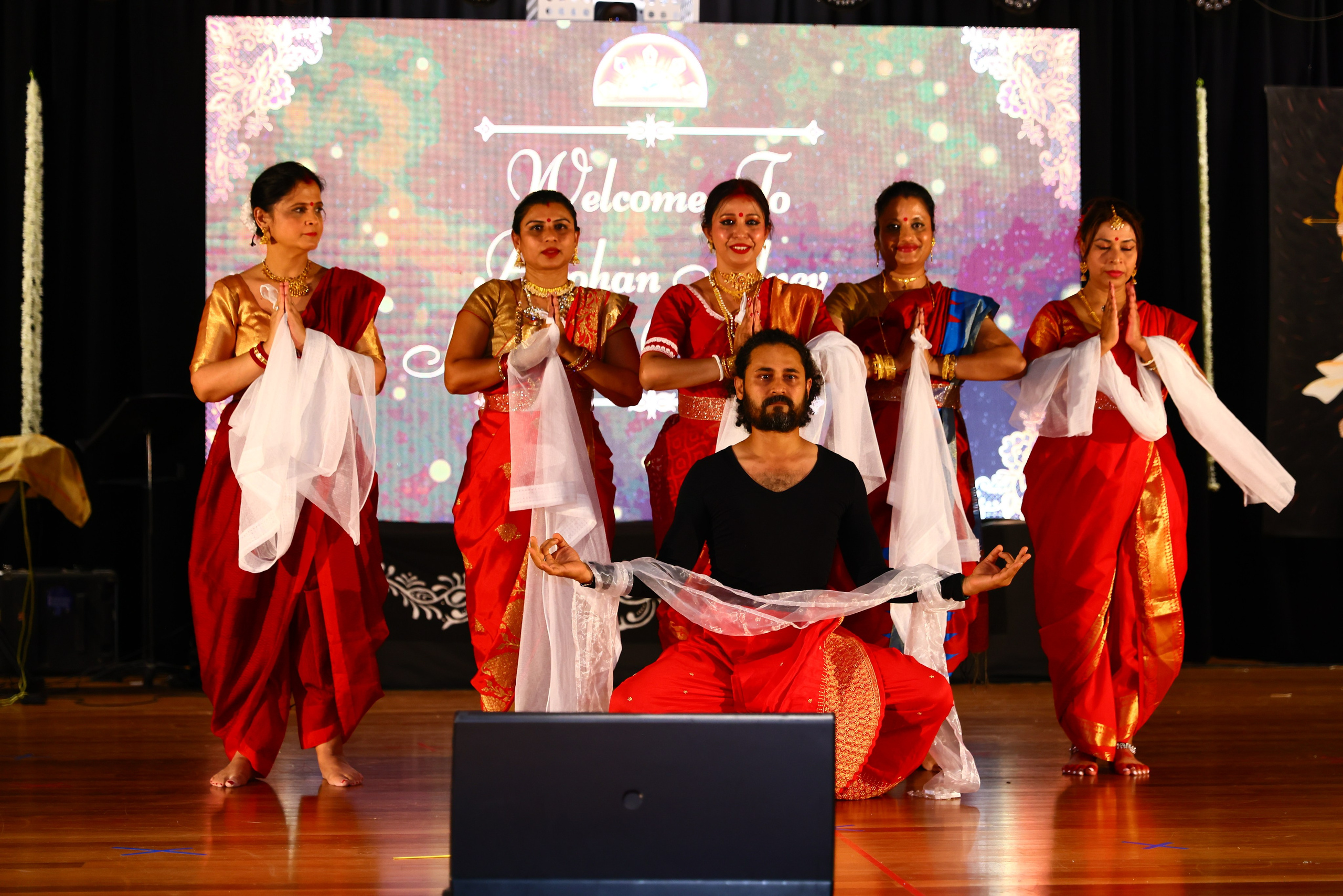 Arohan Sydney. MHCreative is family-oriented photographer based in SYDNEY