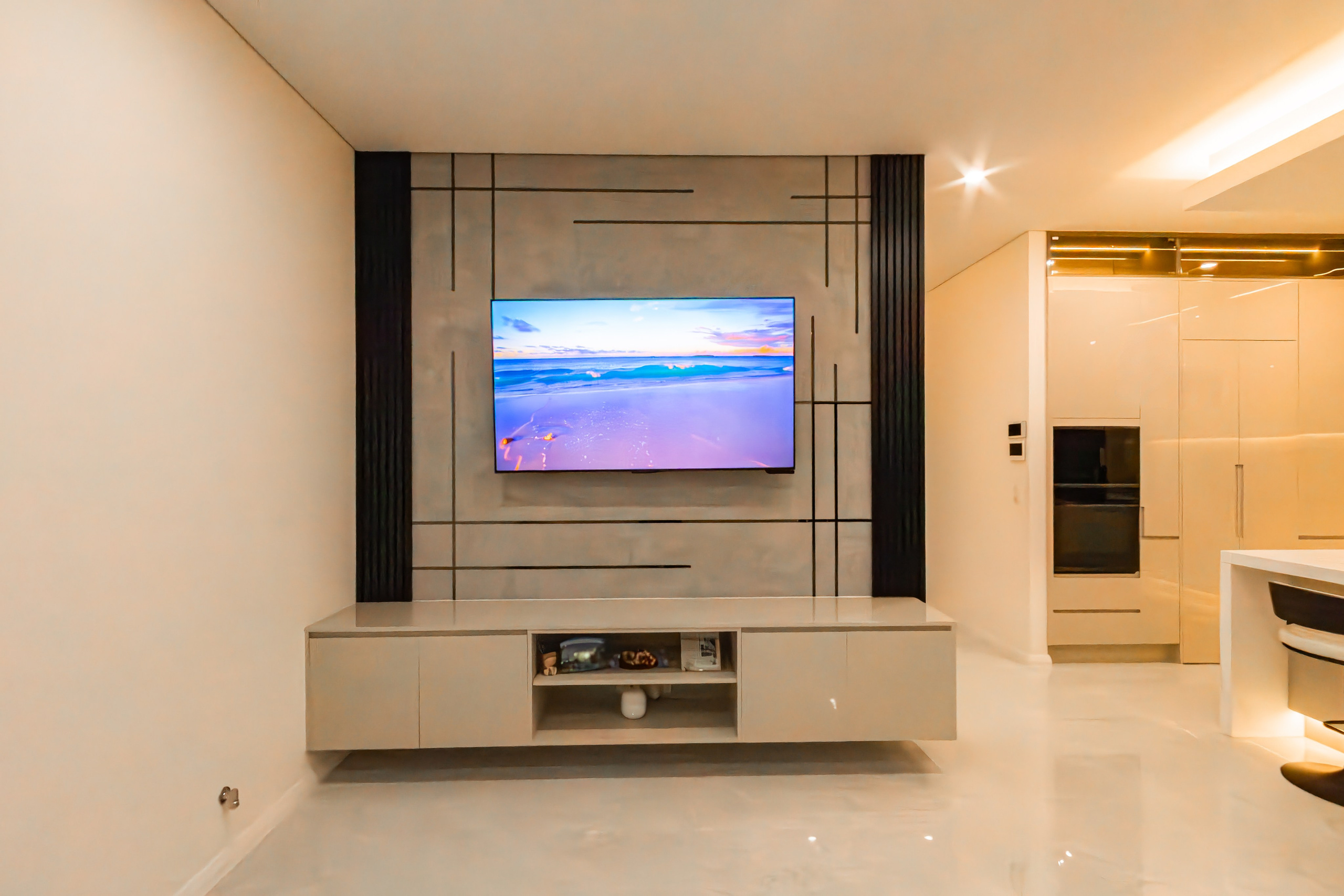 Nirumba Fields. MHCreative is family-oriented photographer based in SYDNEY