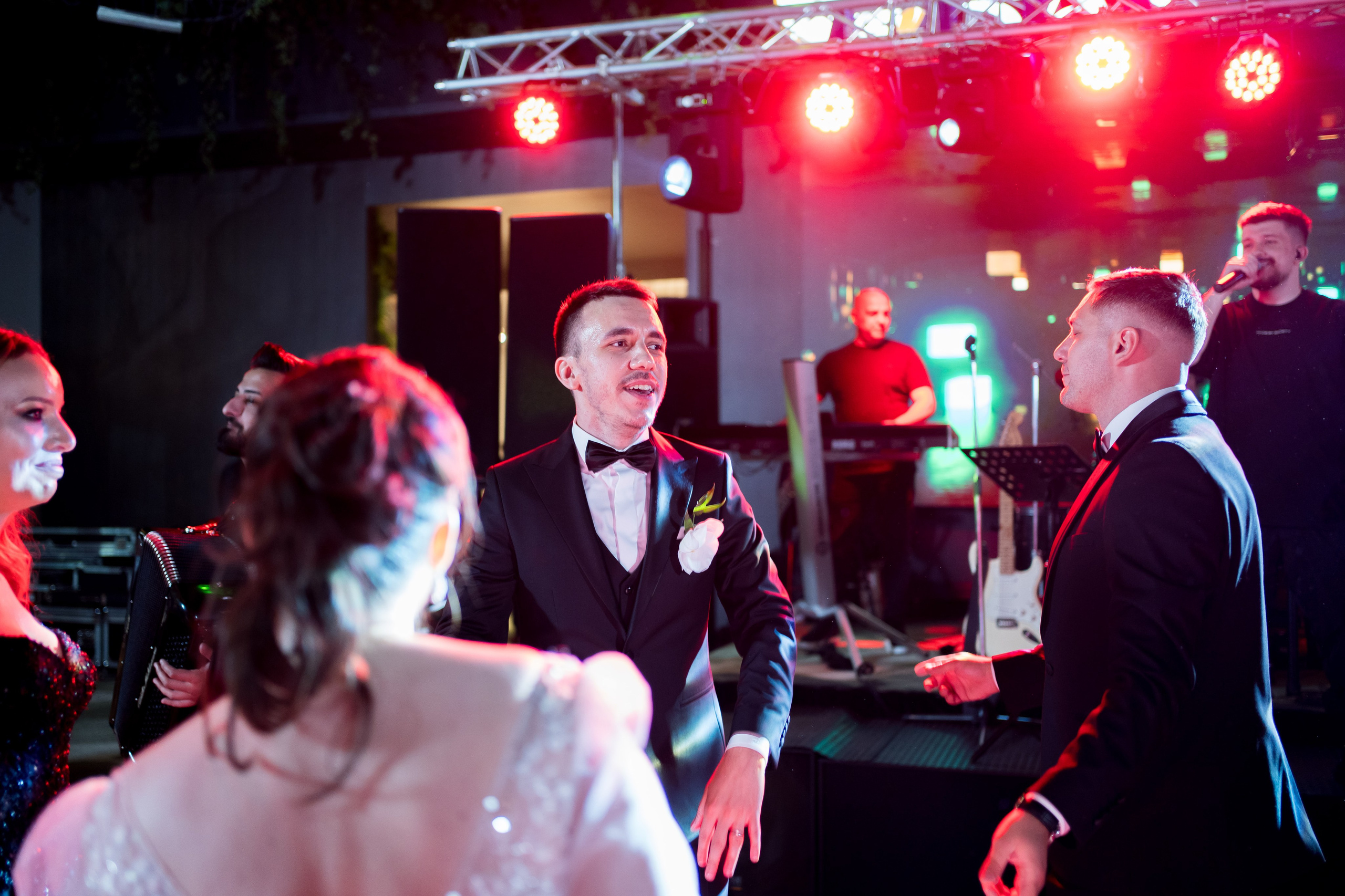 PARTY. Gabriel Florea — Fotograf nuntă București