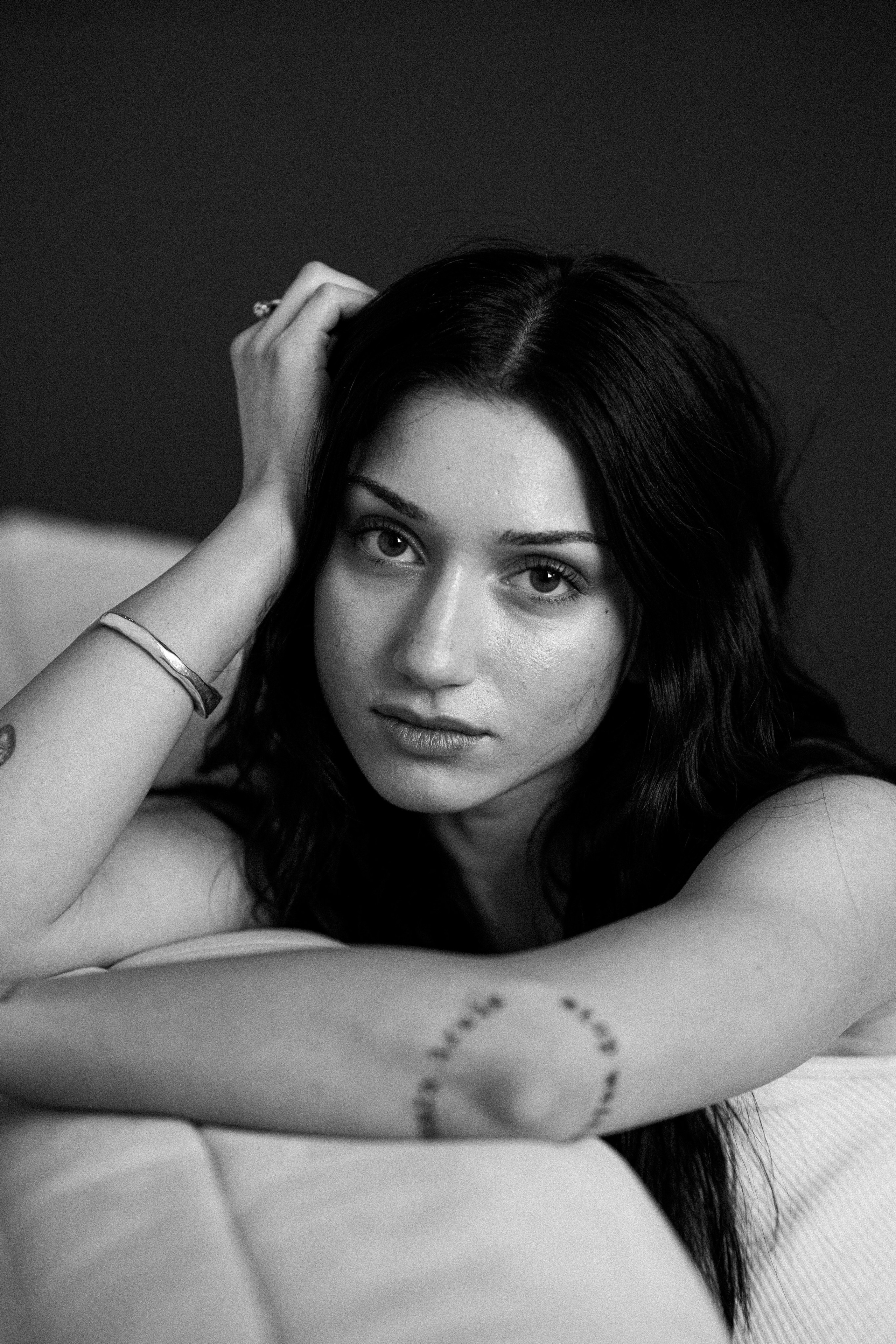 E. Rawnoir- Portrait photography by Daria Paliy.Timeless black&white portraits of women in NYC area