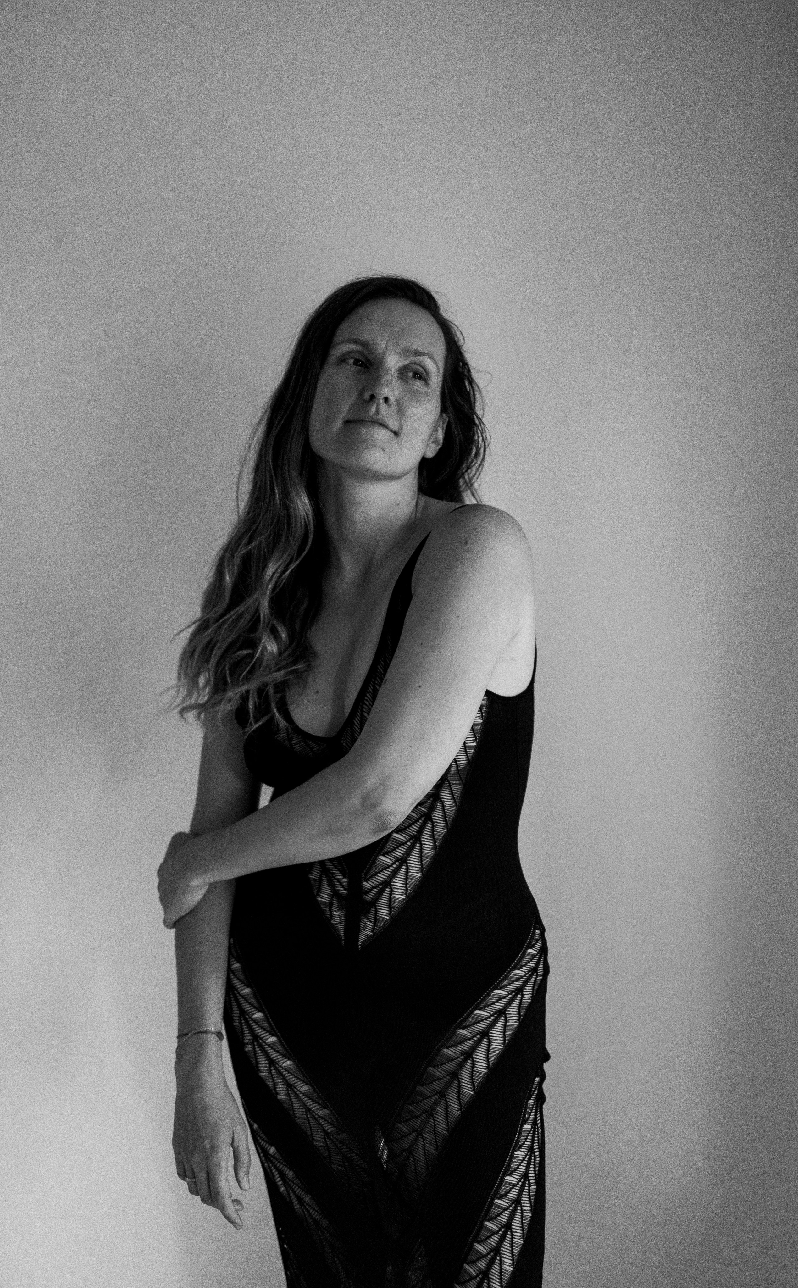 L. Rawnoir- Portrait photography by Daria Paliy.Timeless black&white portraits of women in NYC area