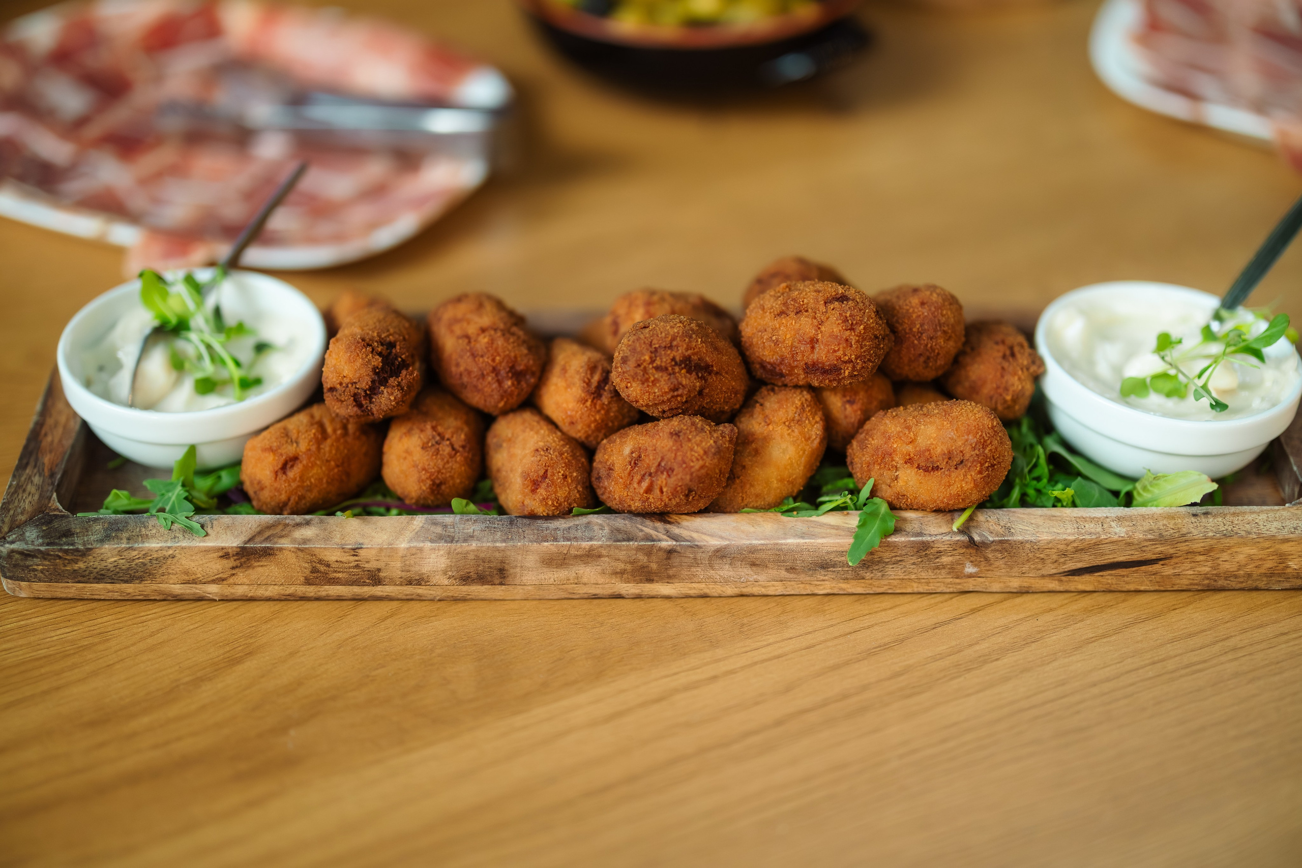 Wine Dine Challete. Marius Ciocan