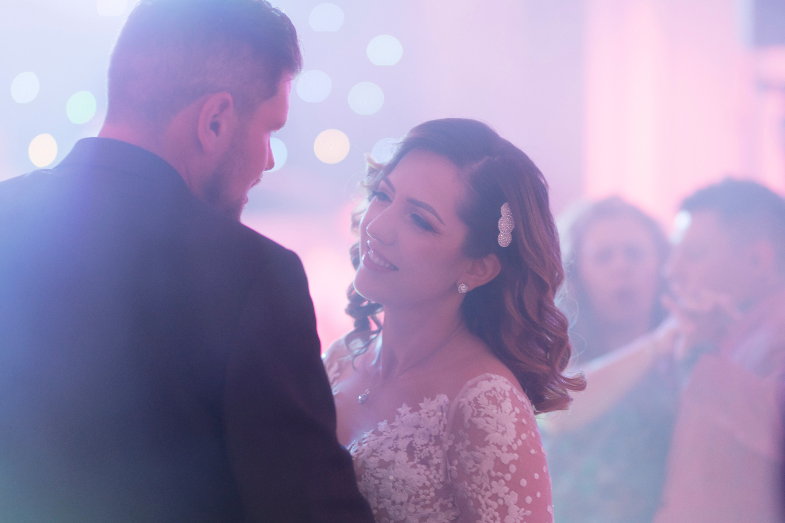 Fotografii de nunta Onesti. MDimaFotoStudio. Fotograf de nuntă, evenimente private și de familie