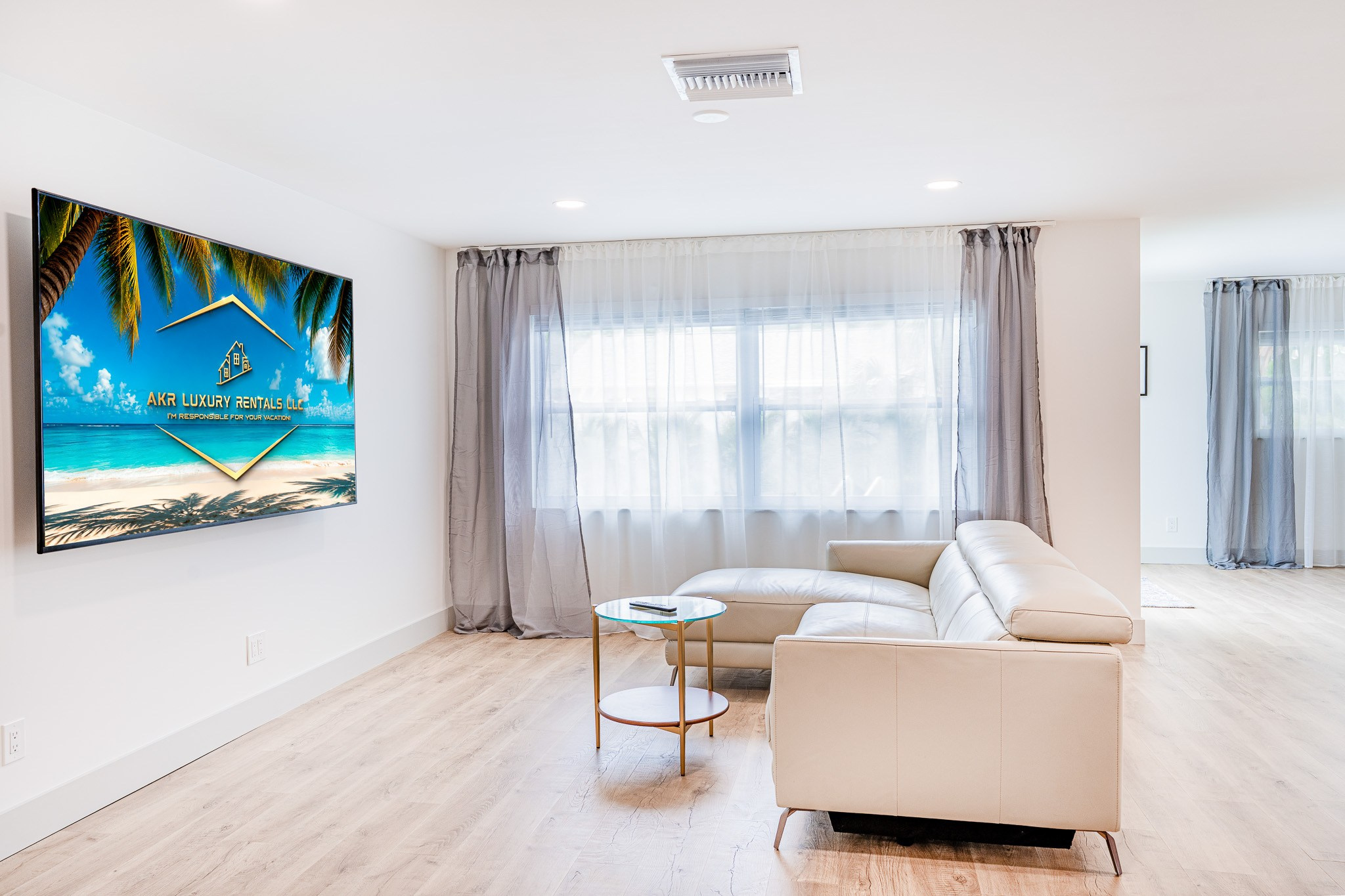 Airbnb: Real Estate 01. Welcome to my video and photo world!
