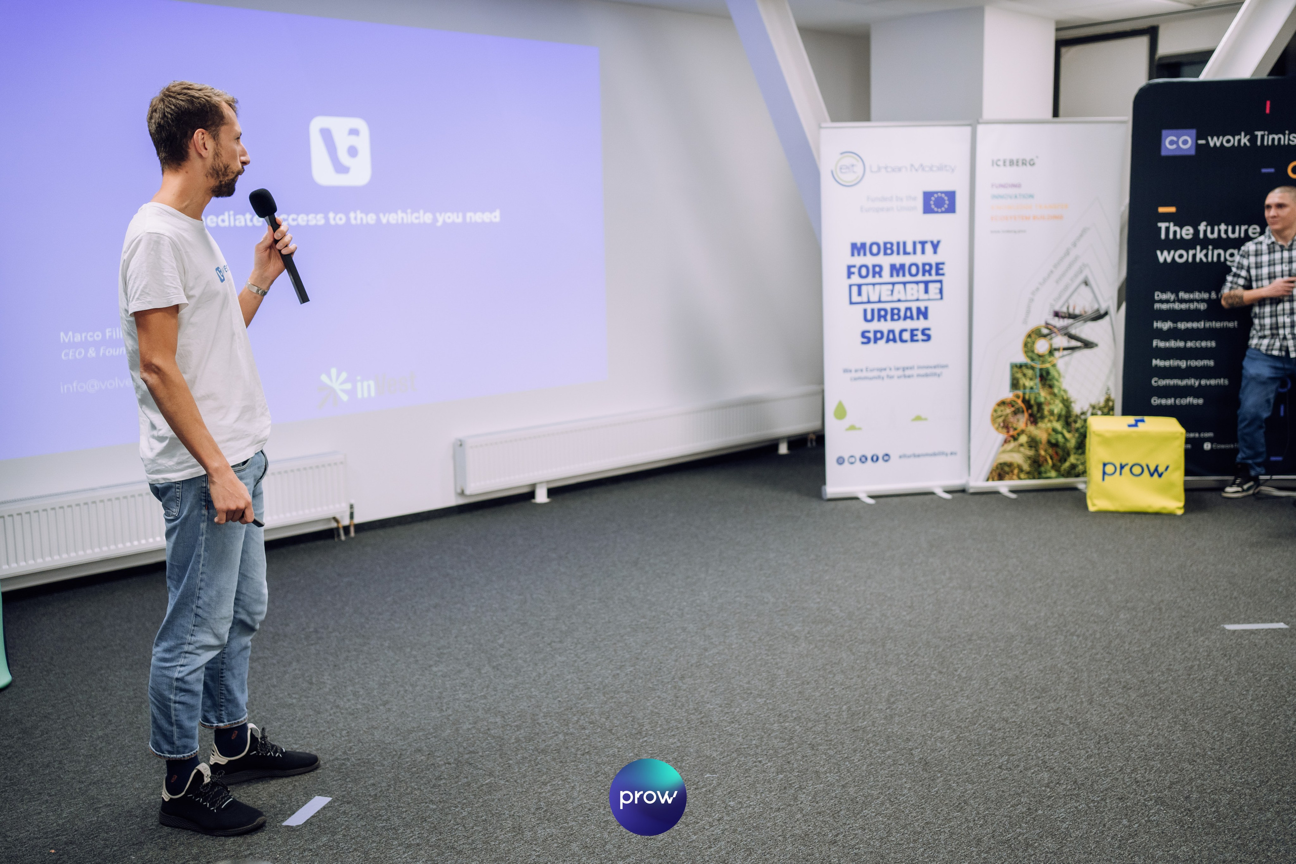 InVest DemoDay @ Cowork. Cozac Cristian Photographer
