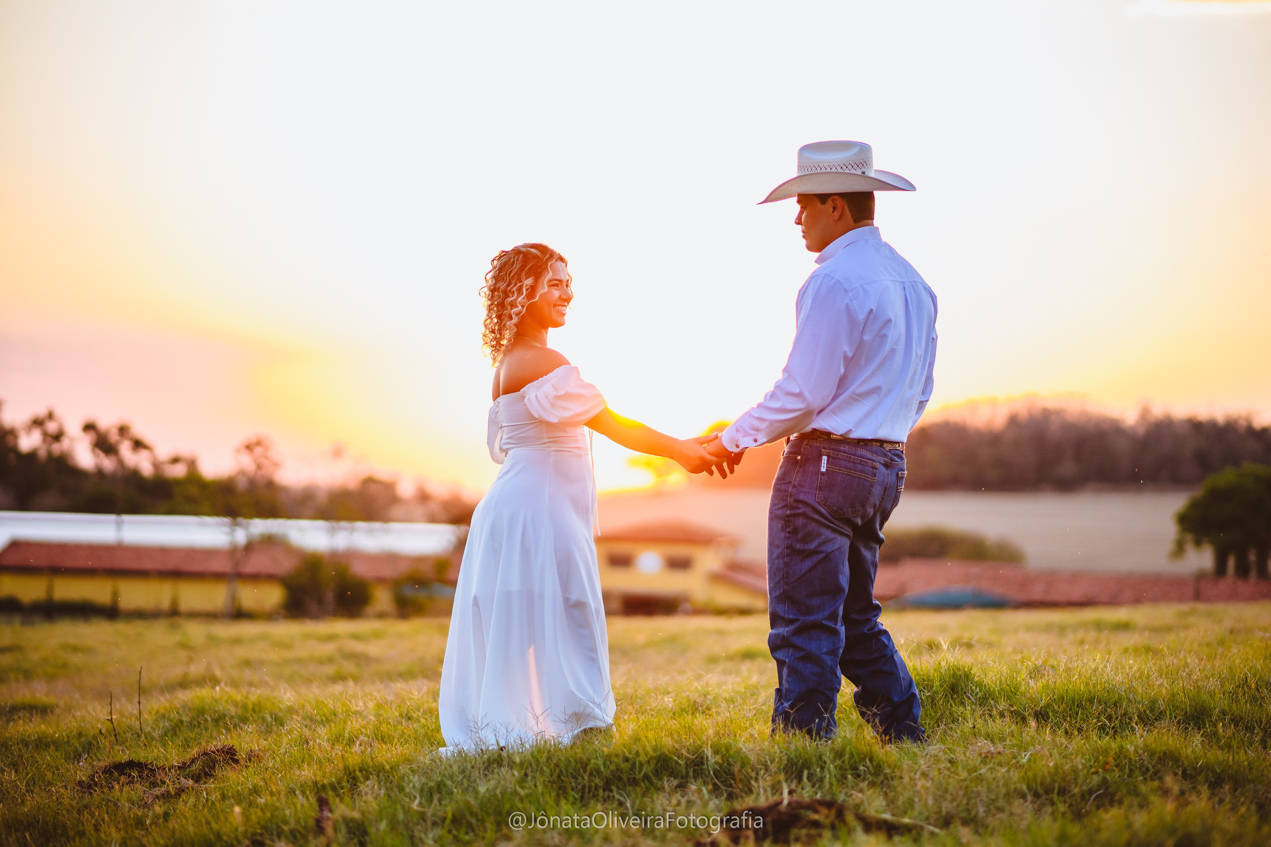 Pre Wedding Luérica e Vinicius. Fotografia de casamentos e ensaios em avaré Jônata Oliveira
