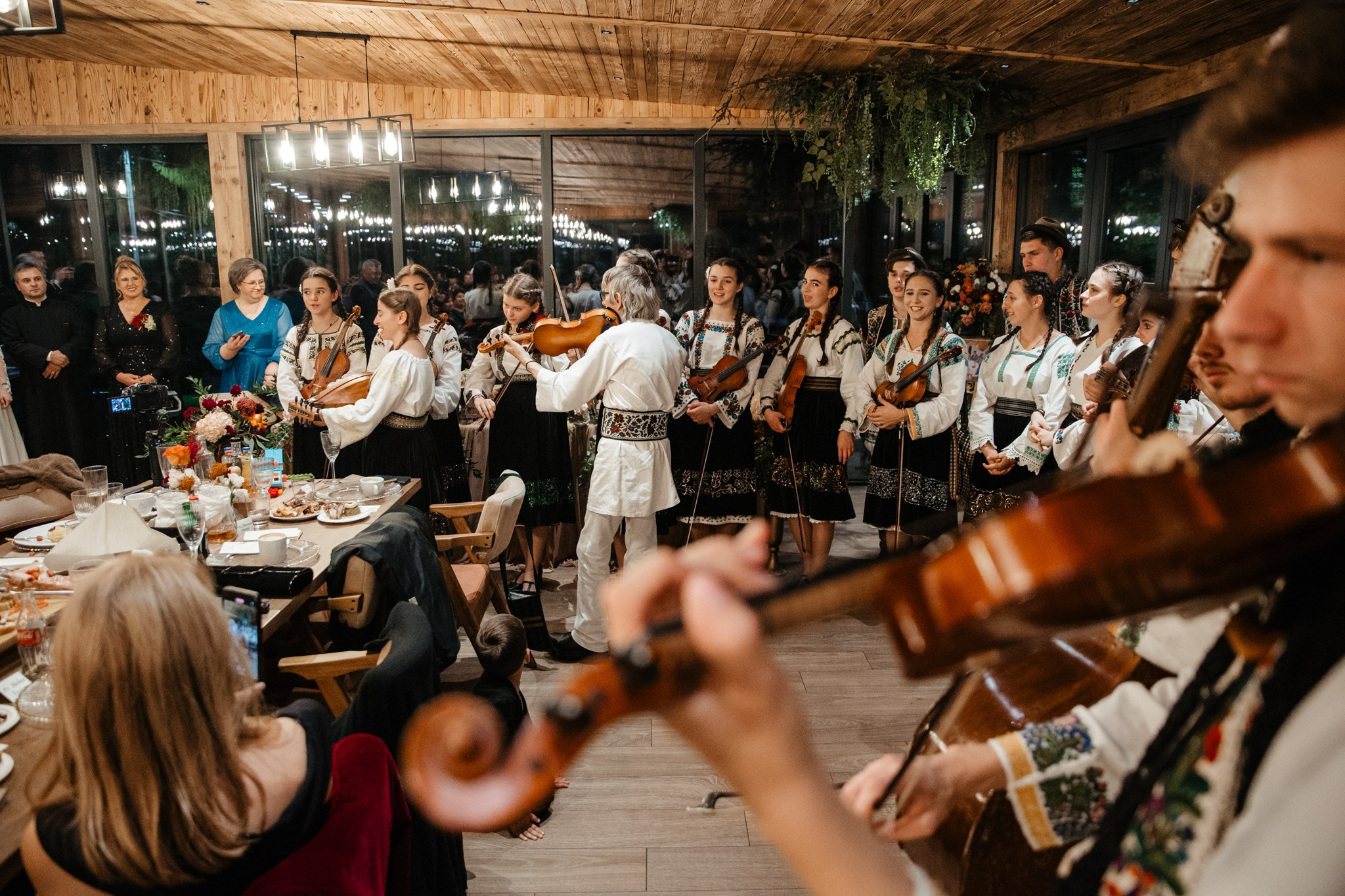 Nunta de Poveste la Sucevița: Cristi și Andreea. Servicii foto-video profesionale, pentru momente de neuitat