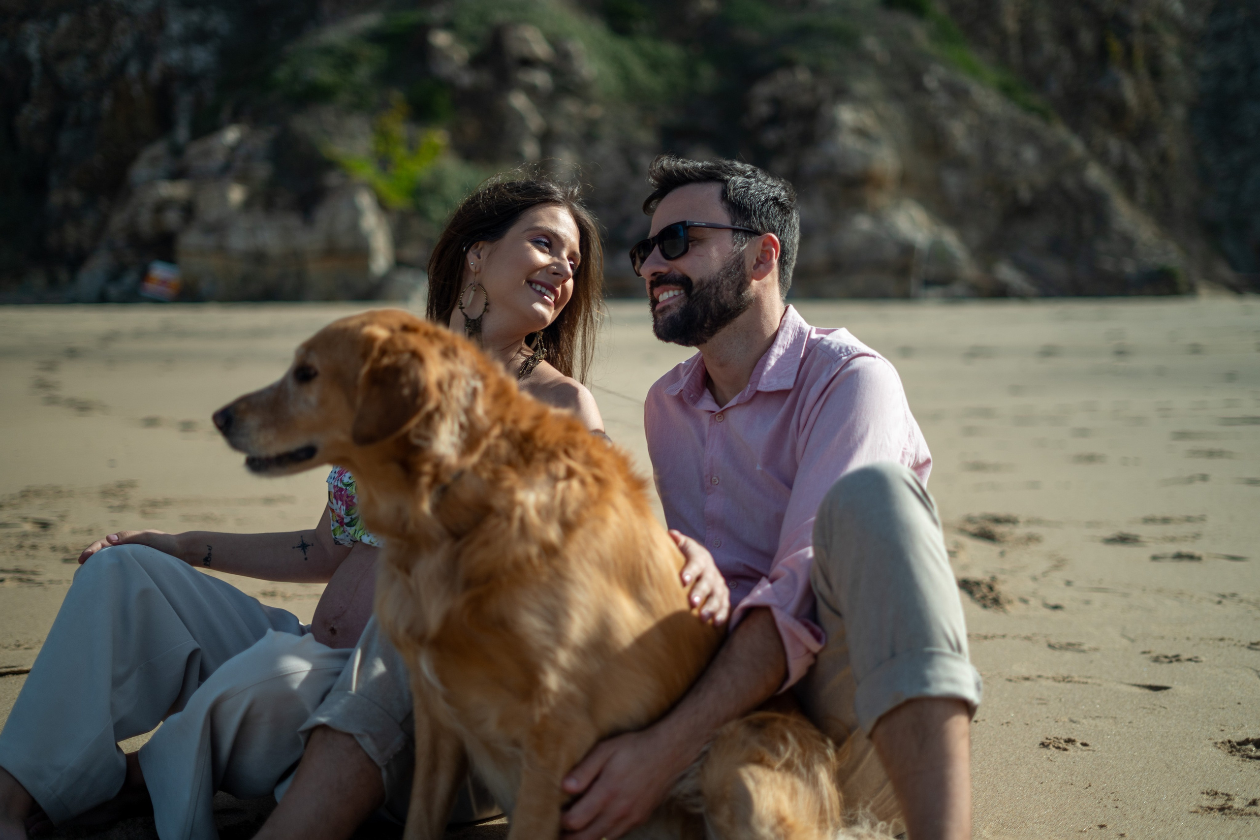 Ensaio Praia — Rafaela e César. Frames by Giovani Braga