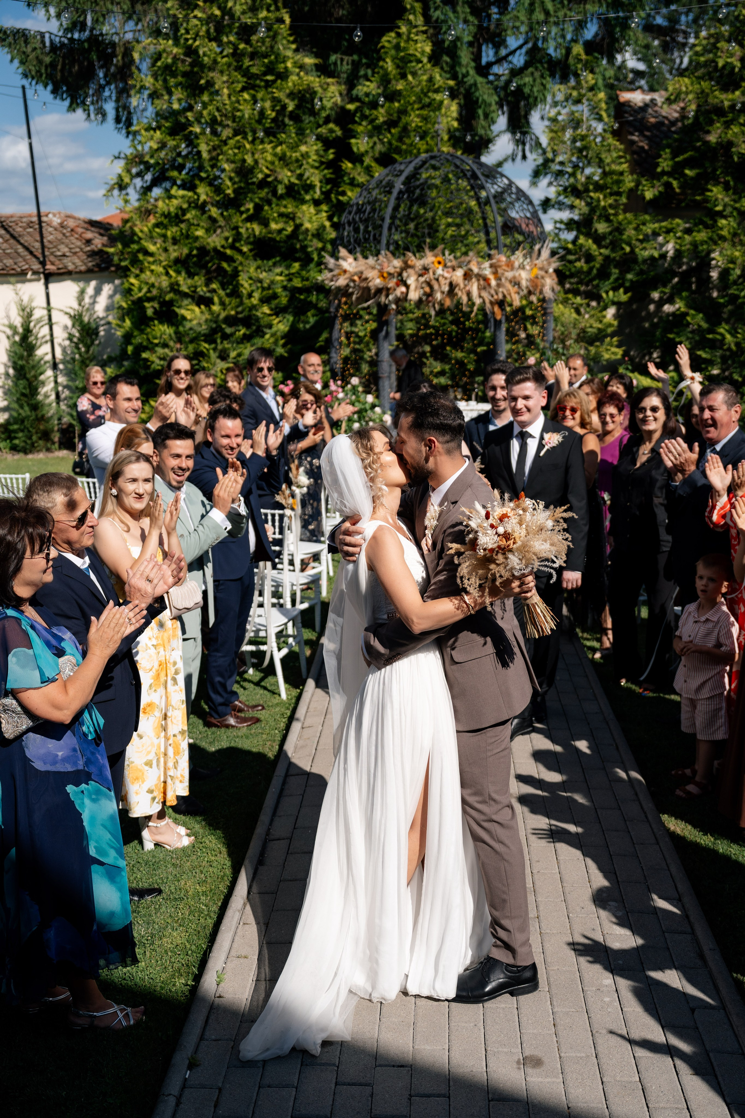Octavia & Theo. Destination Wedding Photographer Alex Pasarelu