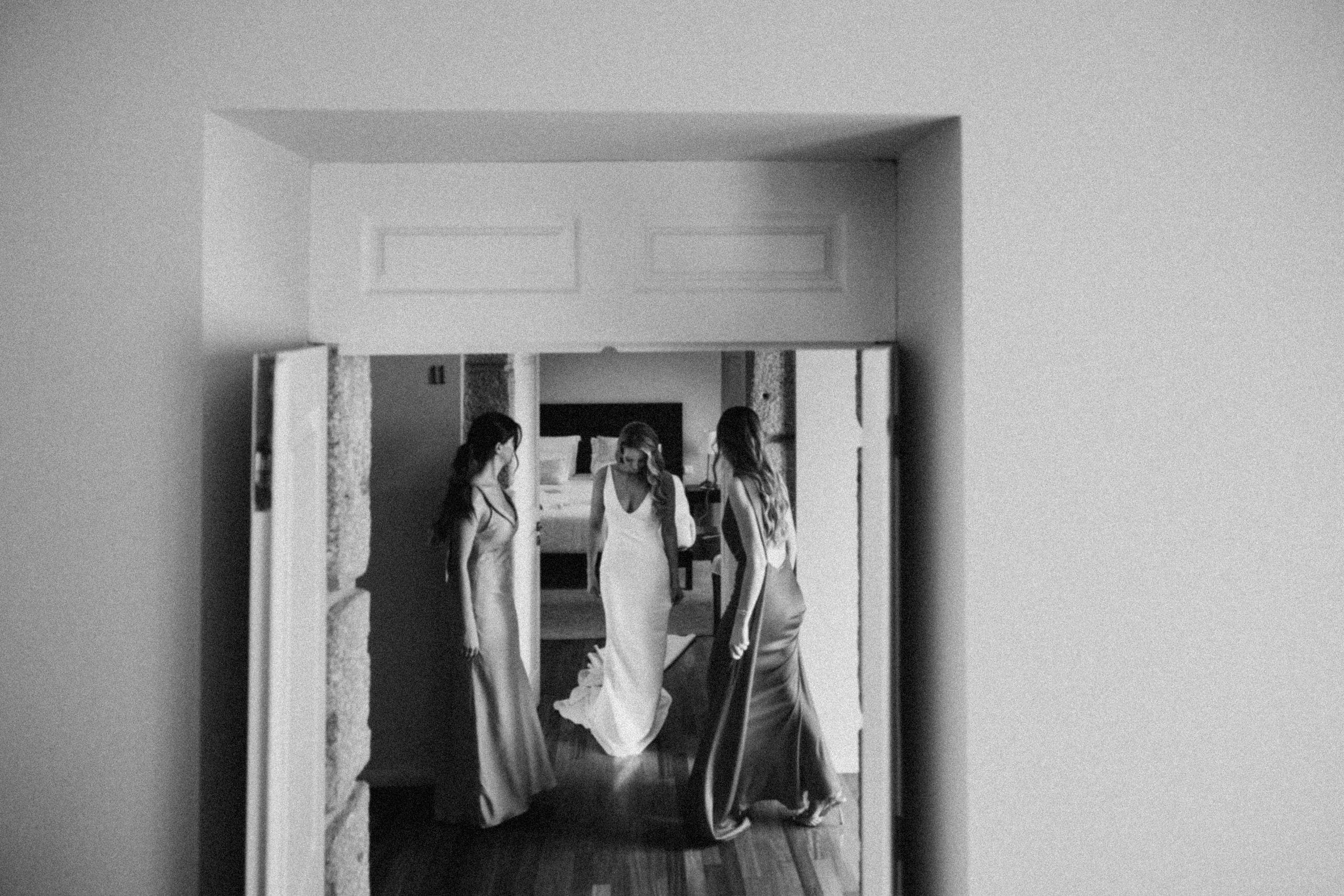 Glicínias Boutique Hotel Wedding in Guimarães | Pedro & Joana. Lisbon Wedding Photographer | Timeless Documentary Wedding Photography