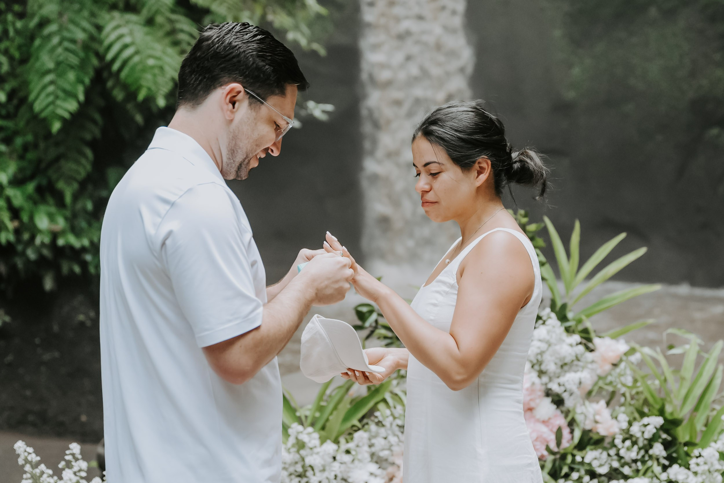 Marriage Proposal. Female Photographer in Bali