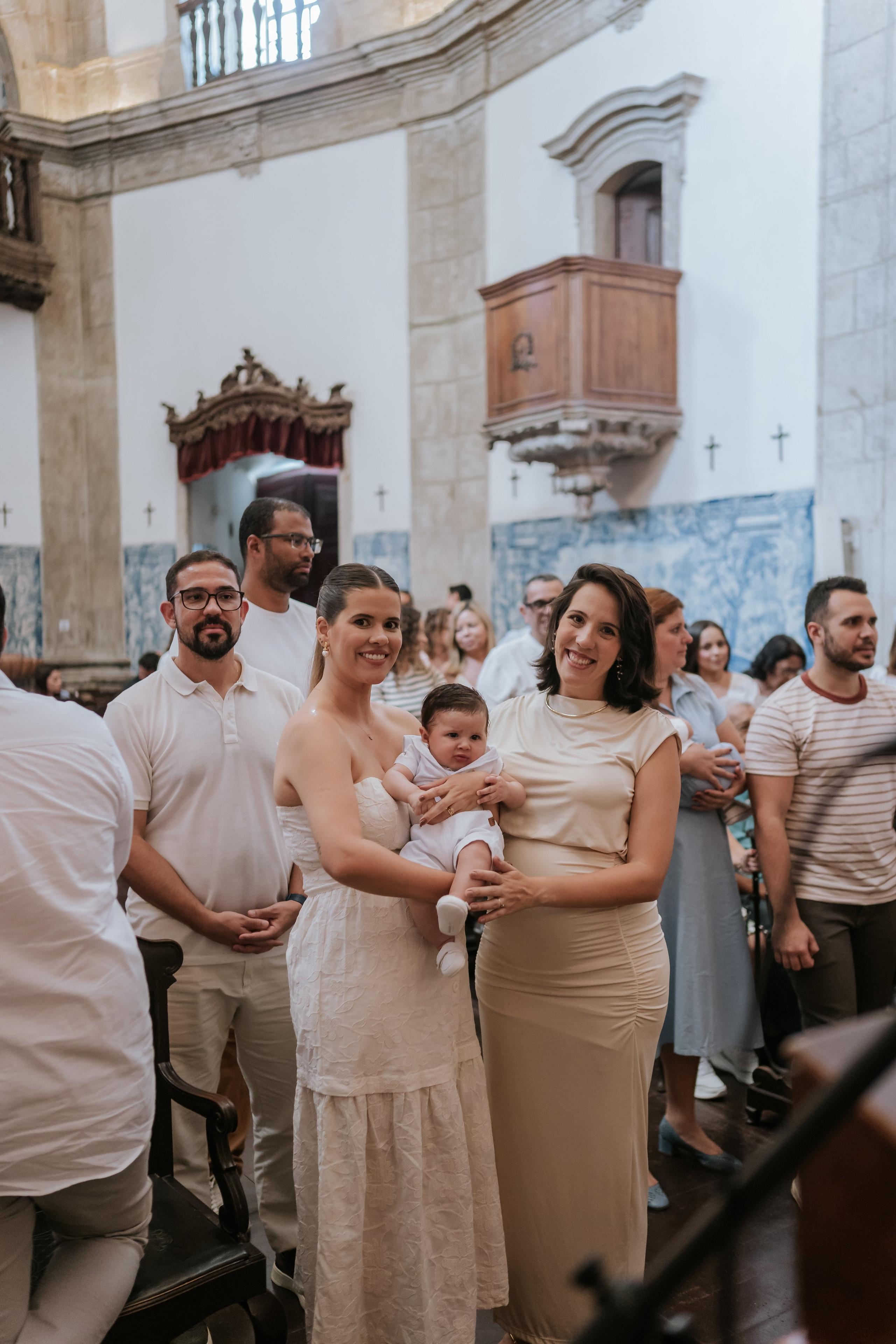 Batizado. Filmes e fotos de parto e família com estética cinematográfica