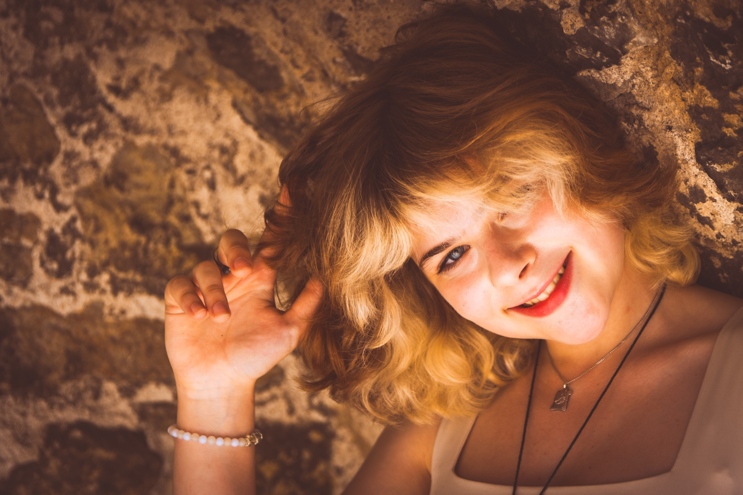 Lahe graatsia (Sonja). Nebula 25 — Fotod teie hingele