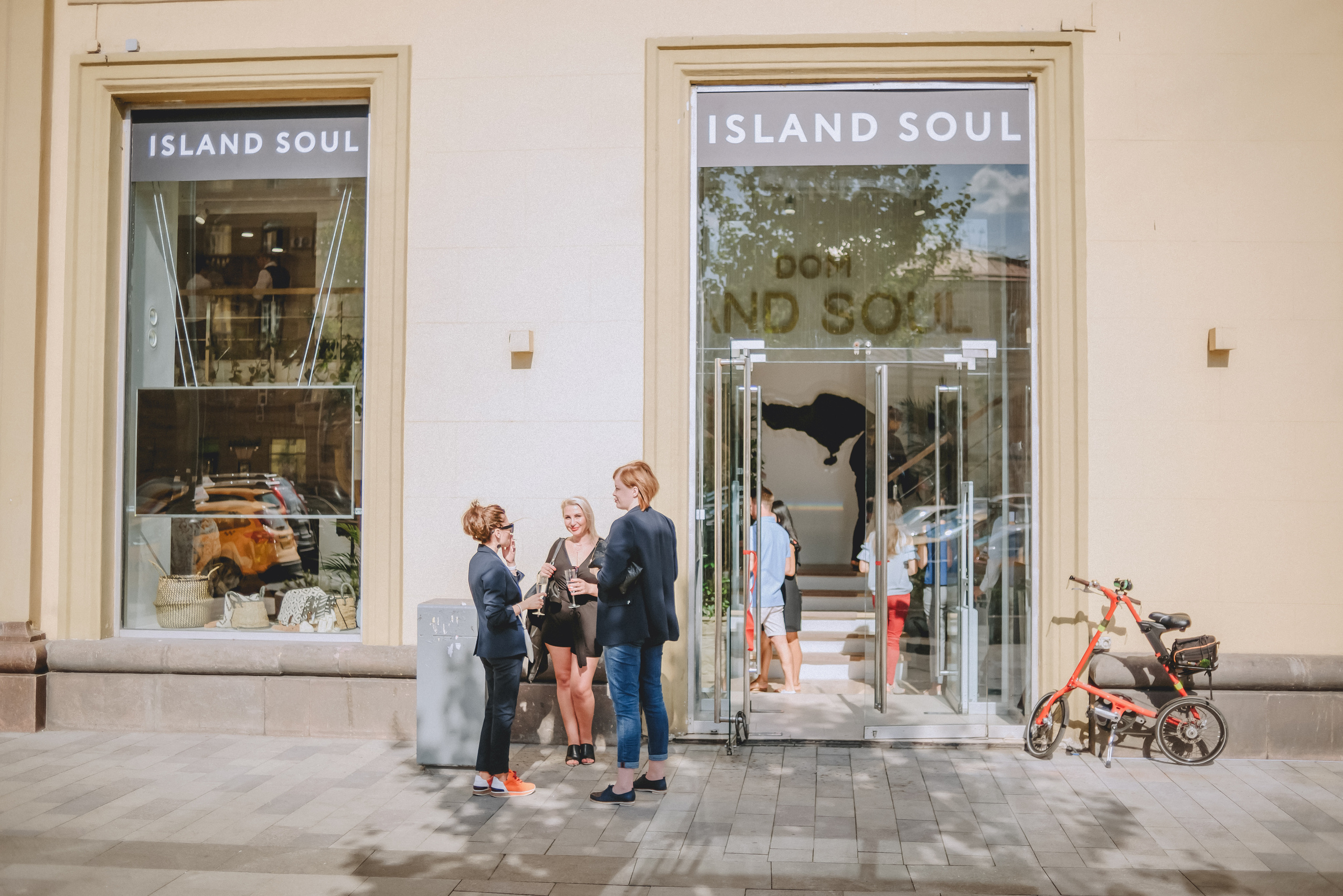 Island soul joaillerie. Overture de la boutique. Photographe lifestyle à Paris