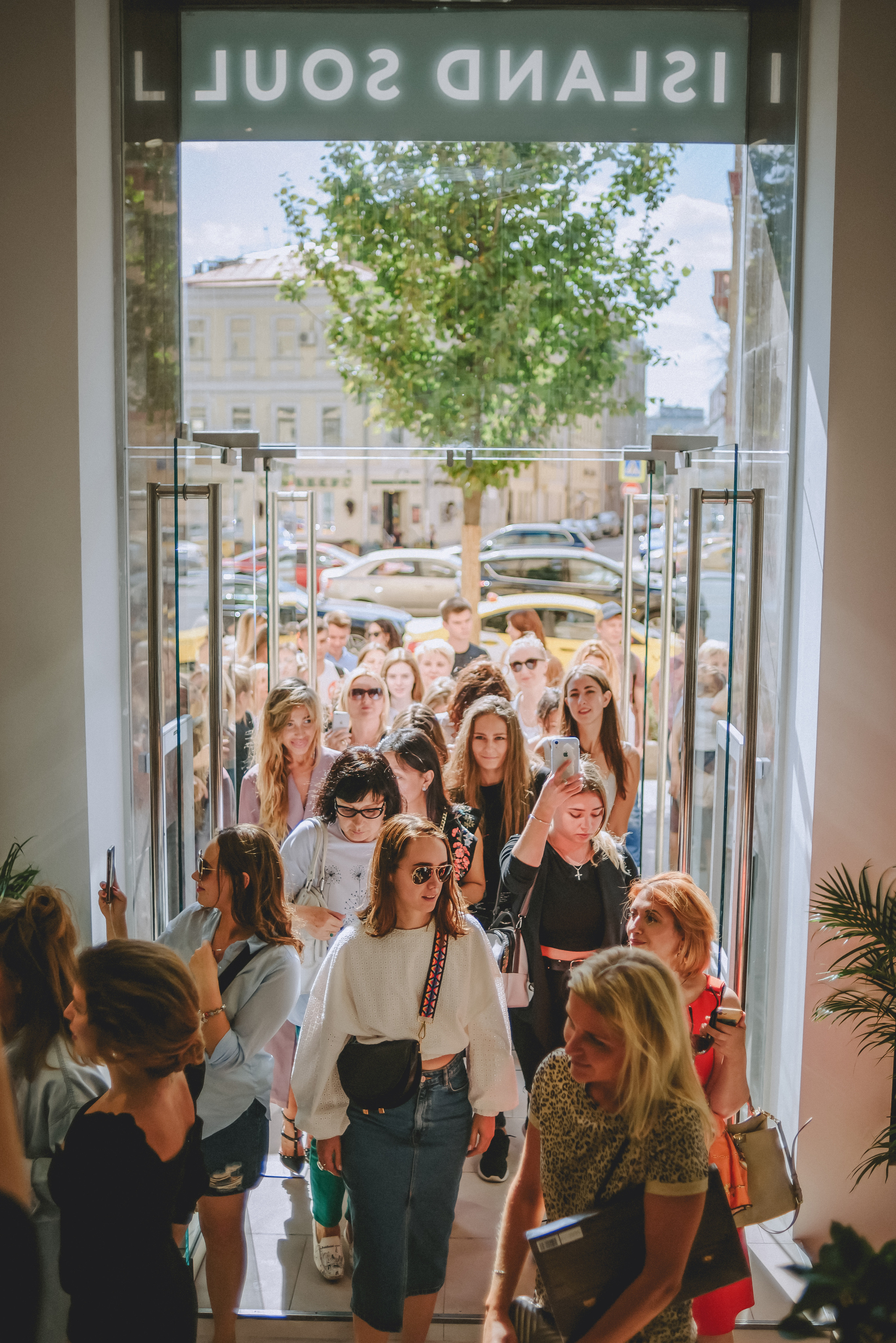 Island soul joaillerie. Overture de la boutique. Photographe lifestyle à Paris