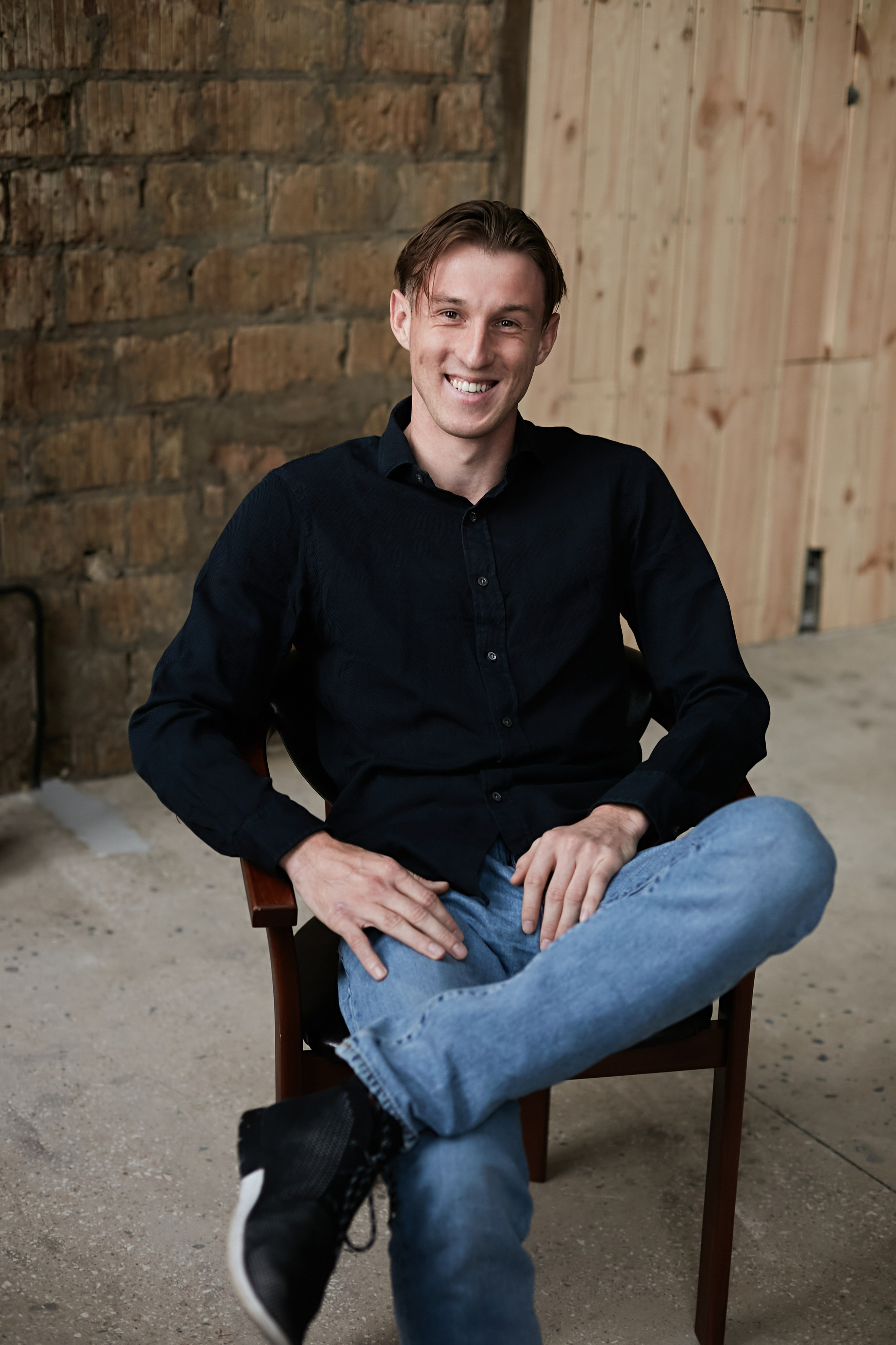 Simas. Amazing photo session at a time convenient for you. Y