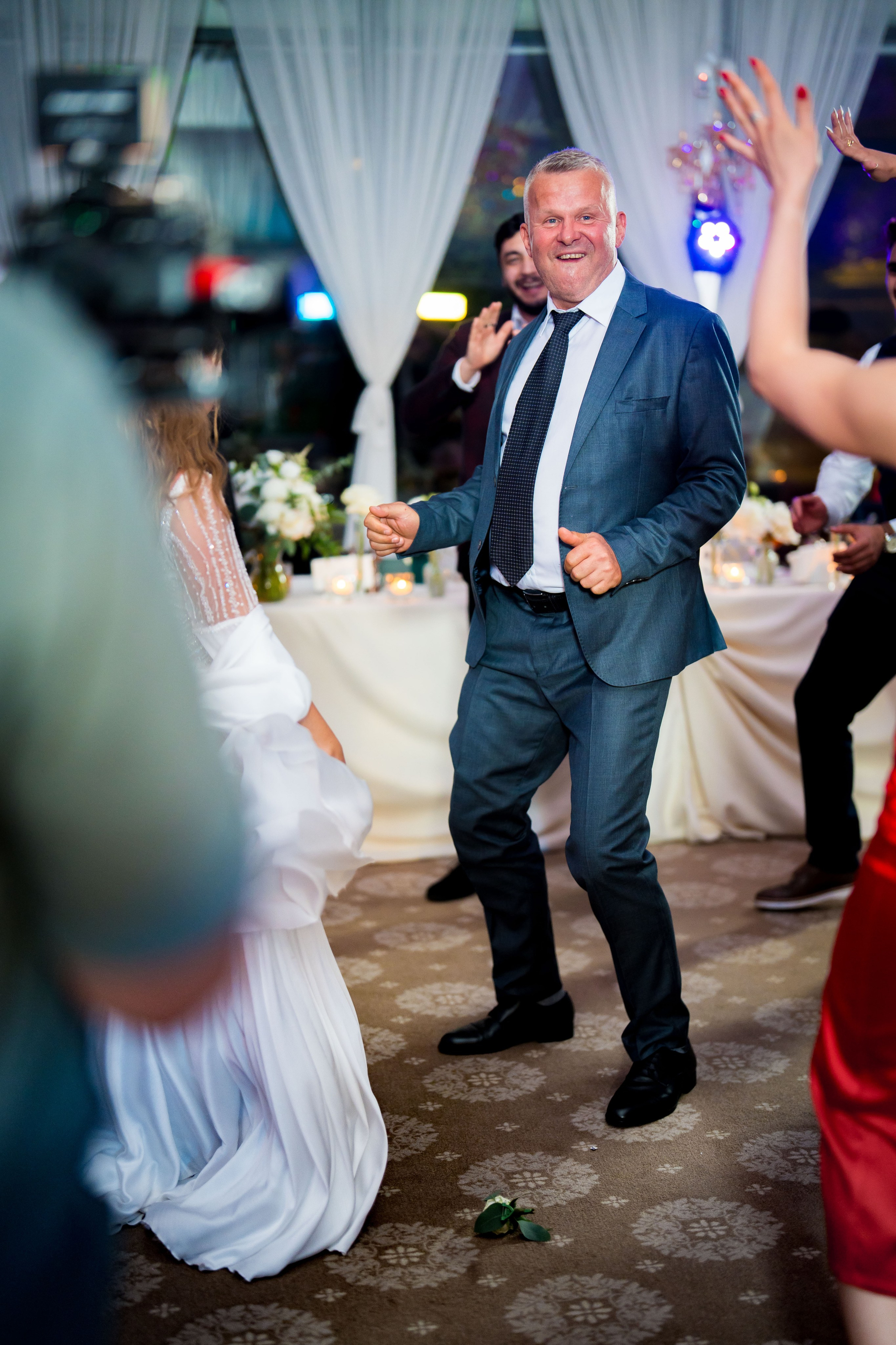 PARTY. Gabriel Florea — Fotograf nuntă București