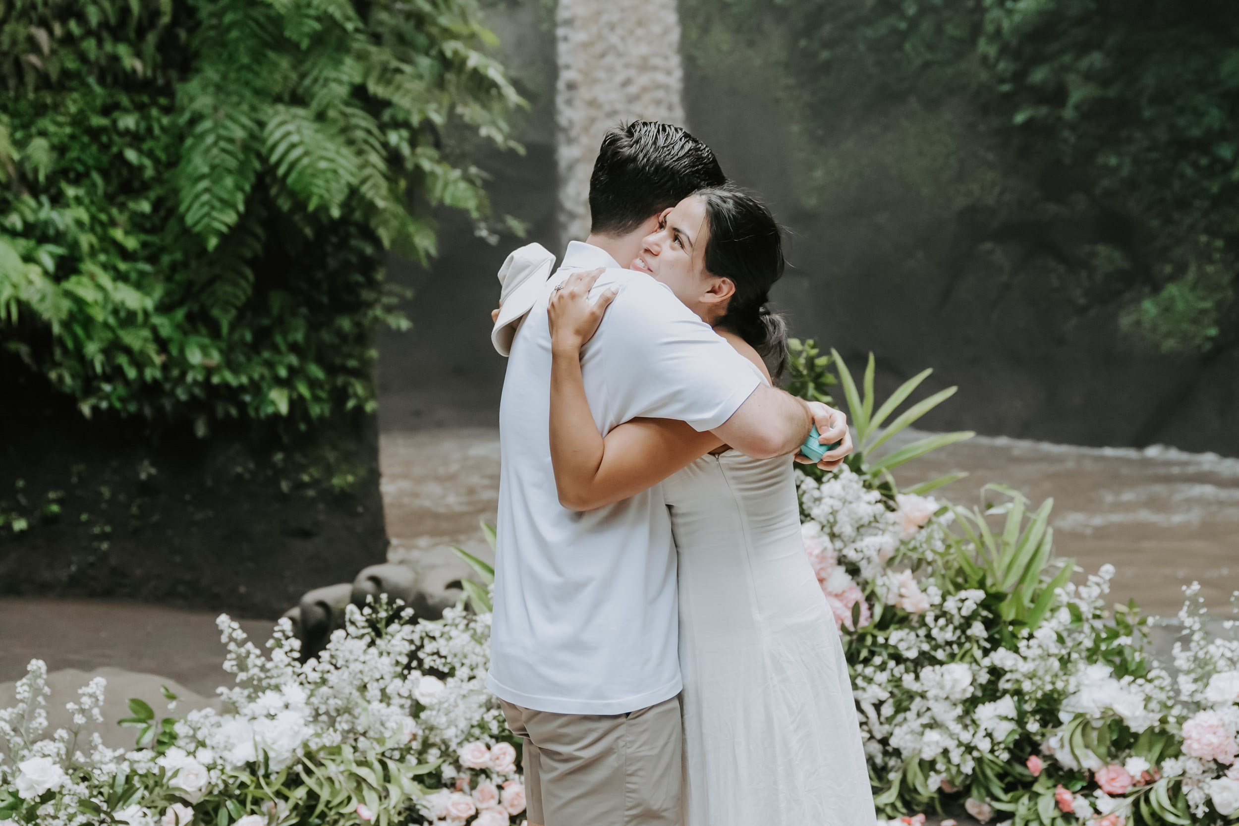 Marriage Proposal. Female Photographer in Bali